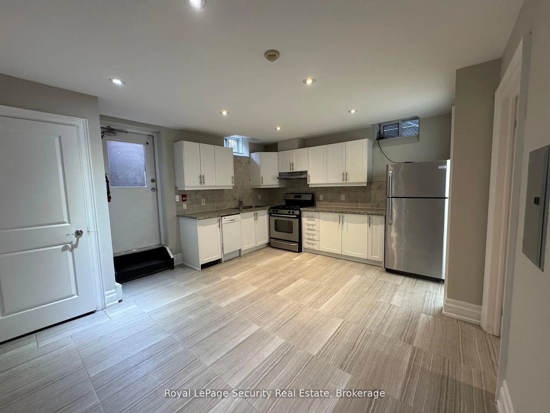 Photo 10 of Unit 4, 62 Lippincott Street, Toronto, Kensington-Chinatown — HOMEH