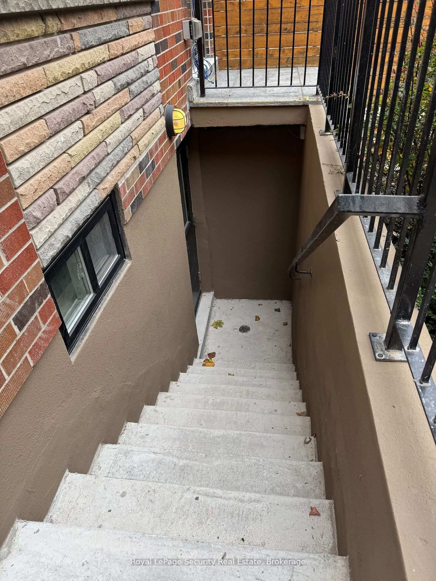 Photo 16 of Unit 4, 62 Lippincott Street, Toronto, Kensington-Chinatown — HOMEH