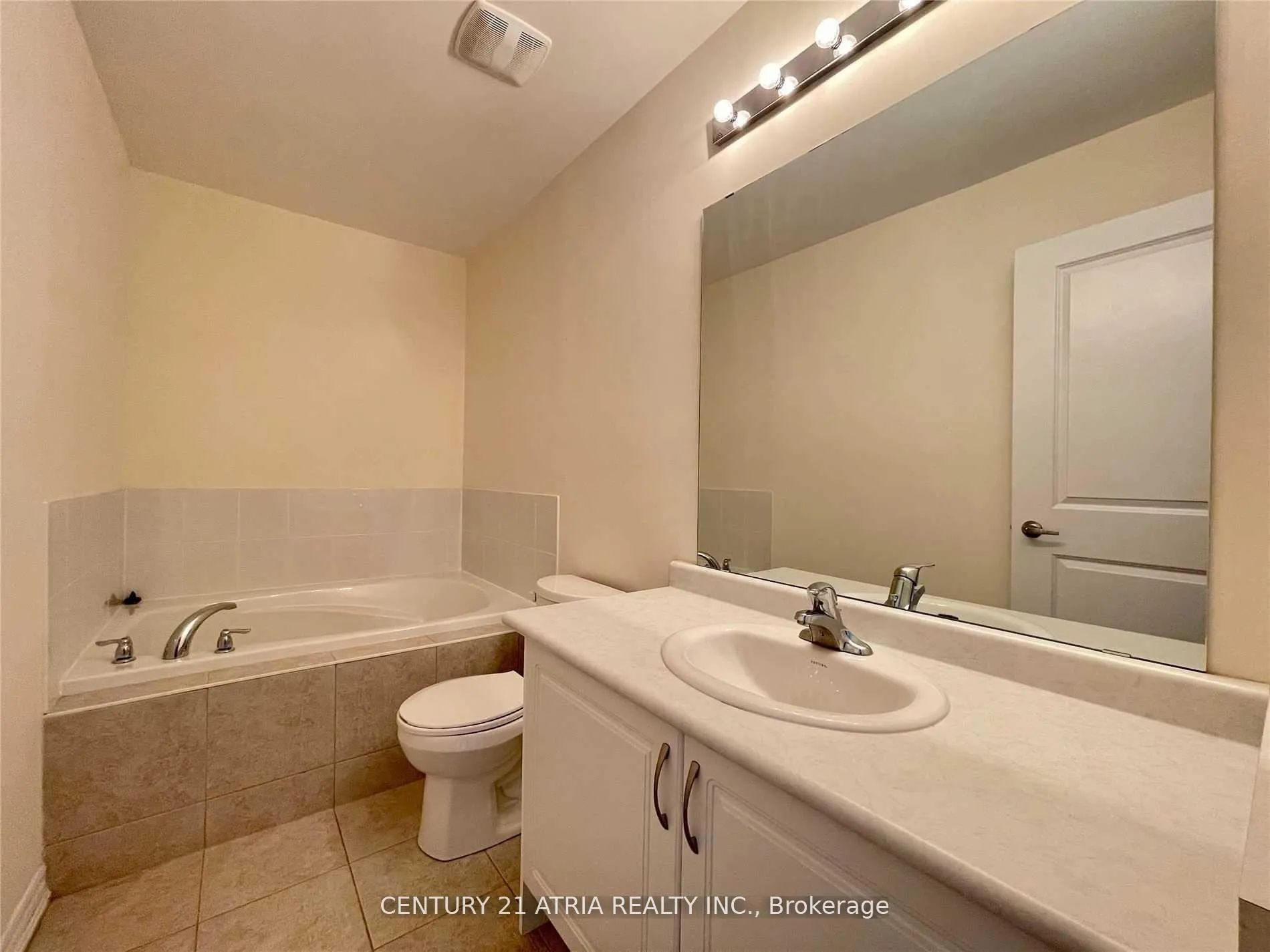 Photo 8 of 165 Rustle Woods Avenue, Markham, Cornell — HOMEH