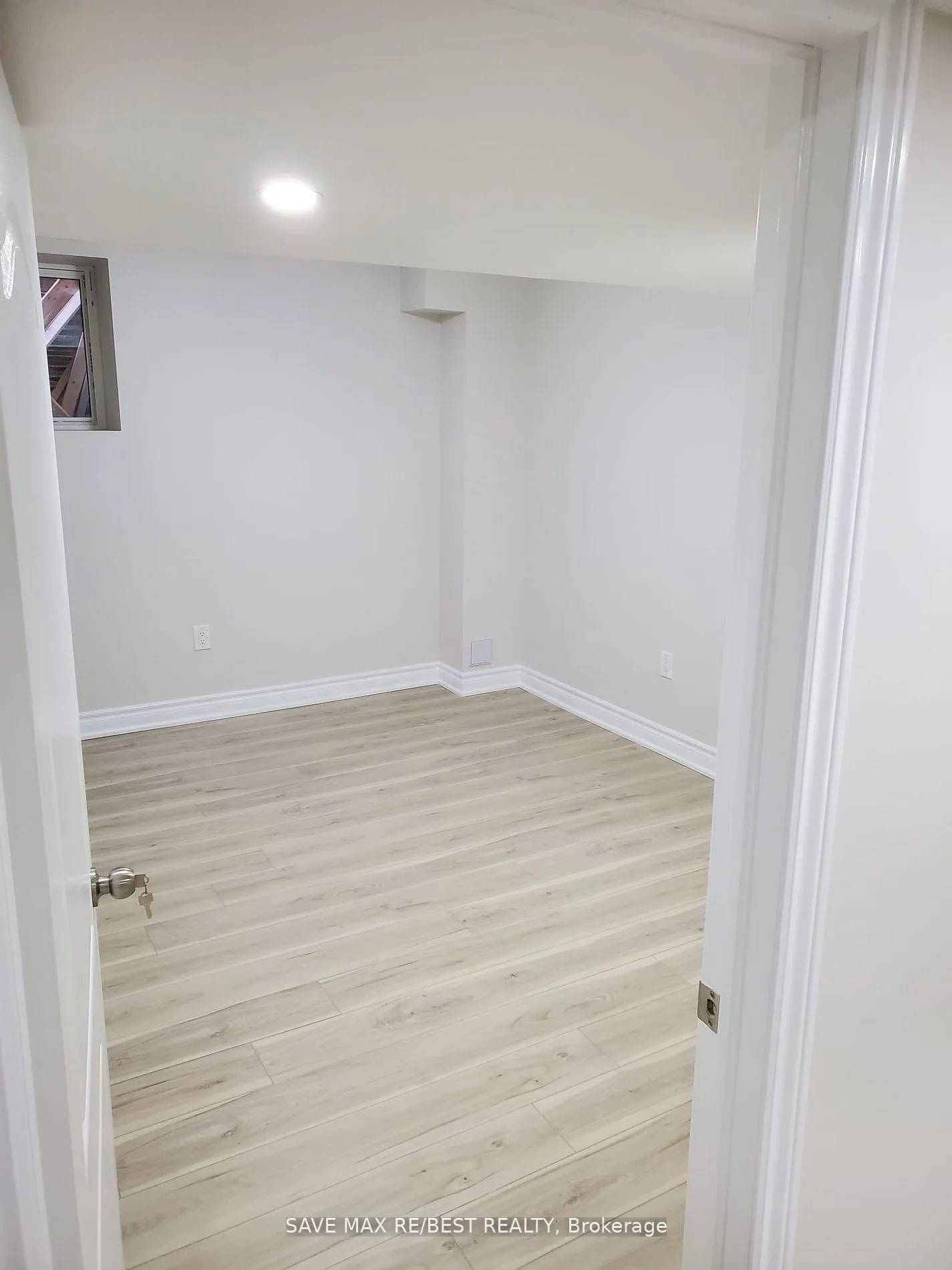 Photo 5 of Unit Bsmt, 8 Matterhorn Road, Brampton, Northwest Brampton — HOMEH