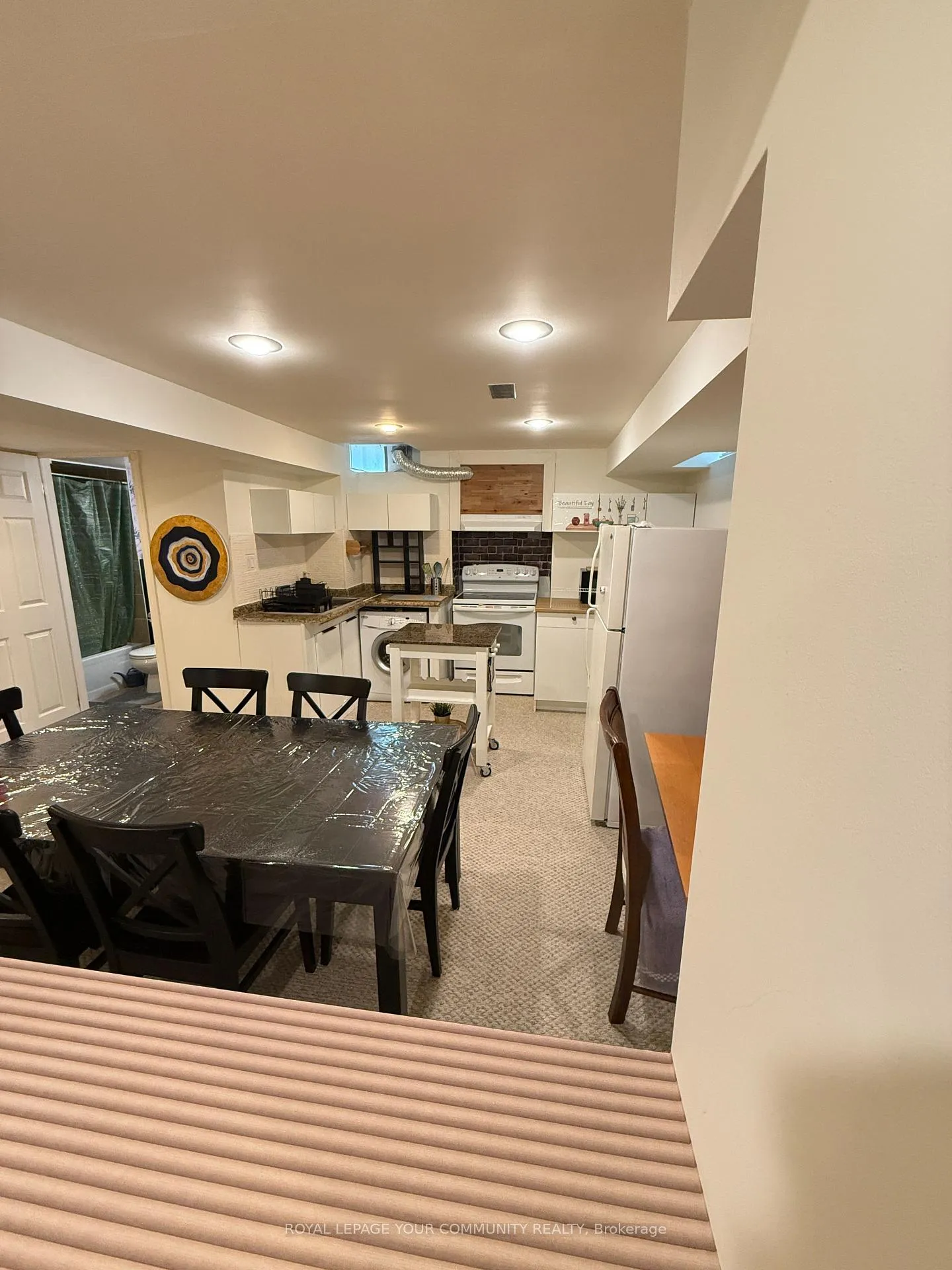 Photo 4 of Unit lower, 188 Tamarac Trail, Aurora, Aurora Heights — HOMEH