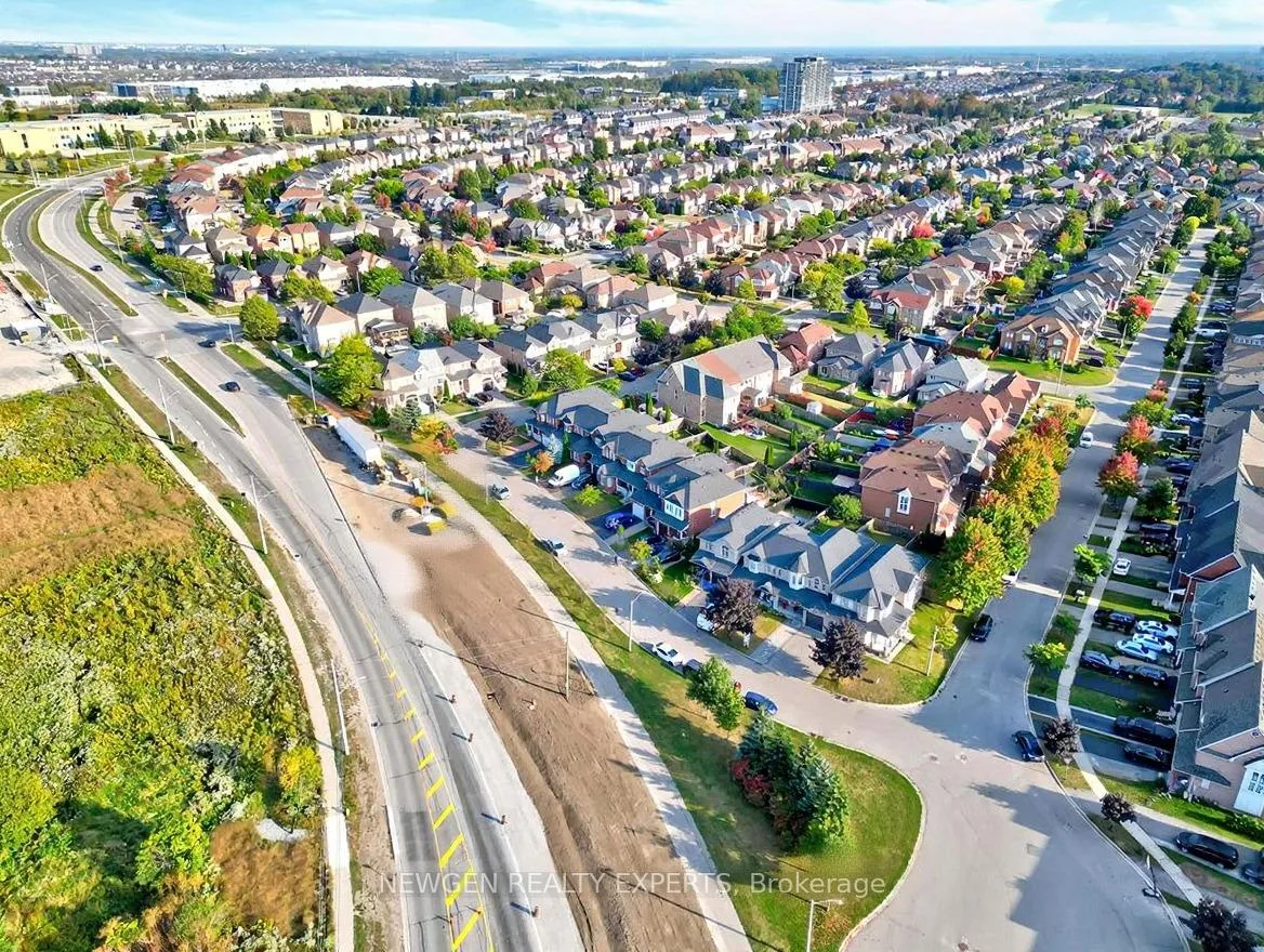 Photo 5 of Unit Upper, 68 Root Crescent E, Ajax, Northwest Ajax — HOMEH