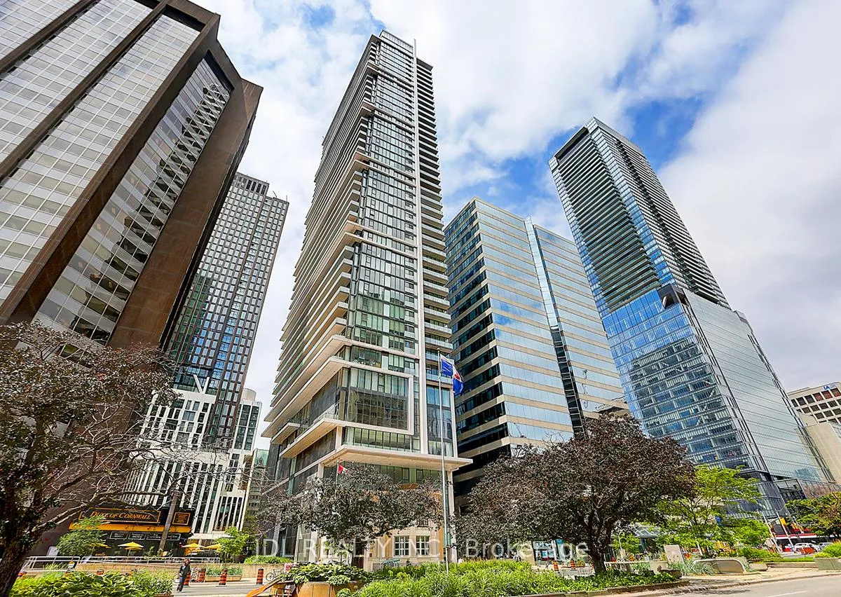 Photo 1 of Unit 3201, 426 University Avenue, Toronto, Kensington-Chinatown — HOMEH