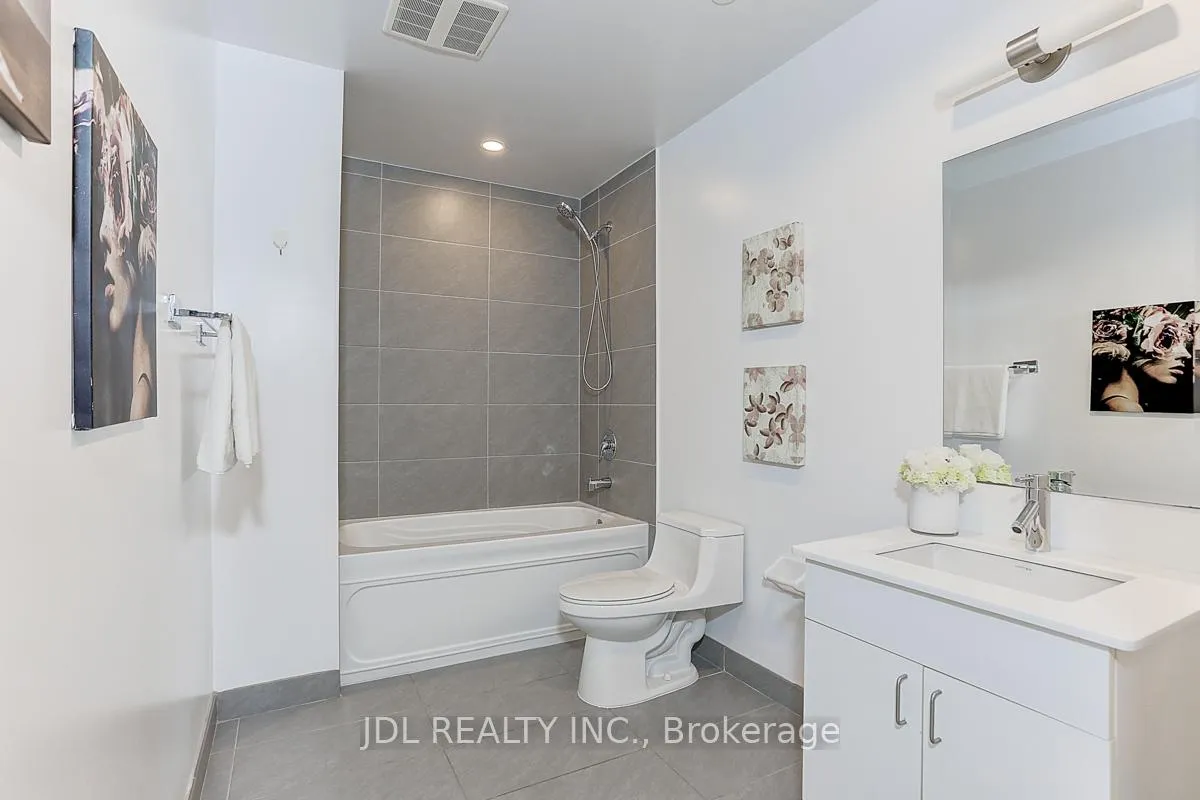 Photo 10 of Unit 3201, 426 University Avenue, Toronto, Kensington-Chinatown — HOMEH