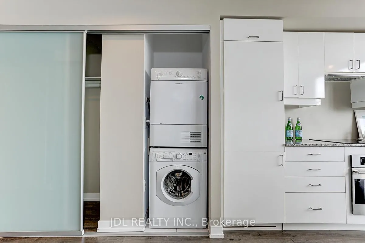 Photo 16 of Unit 3201, 426 University Avenue, Toronto, Kensington-Chinatown — HOMEH