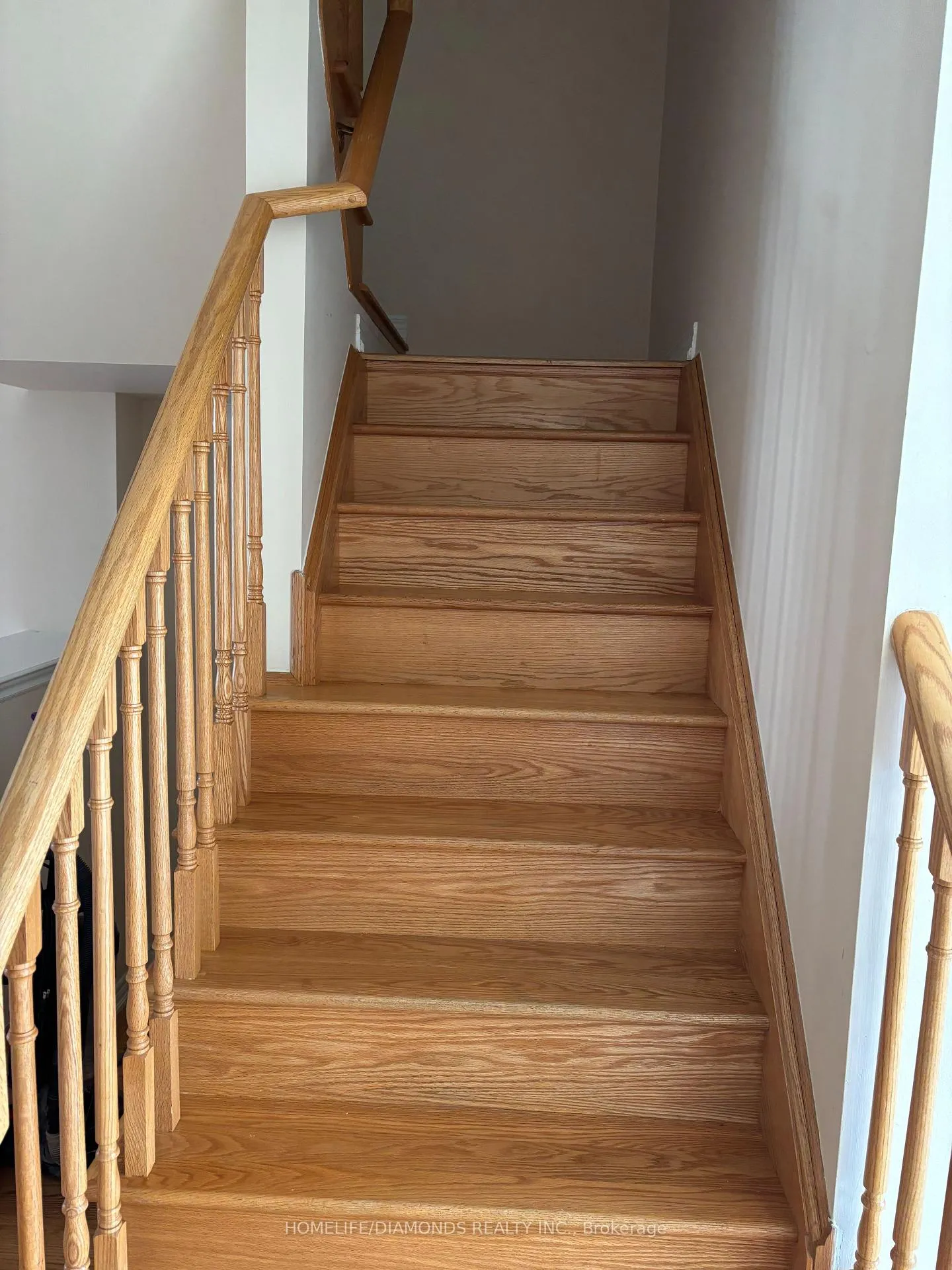 Photo 8 of 118 Sea Drifter Crescent, Brampton, Bram East — HOMEH