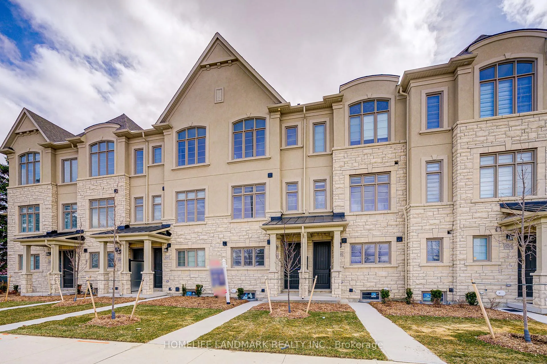 Front of 4285 Major Mackenzie Drive E