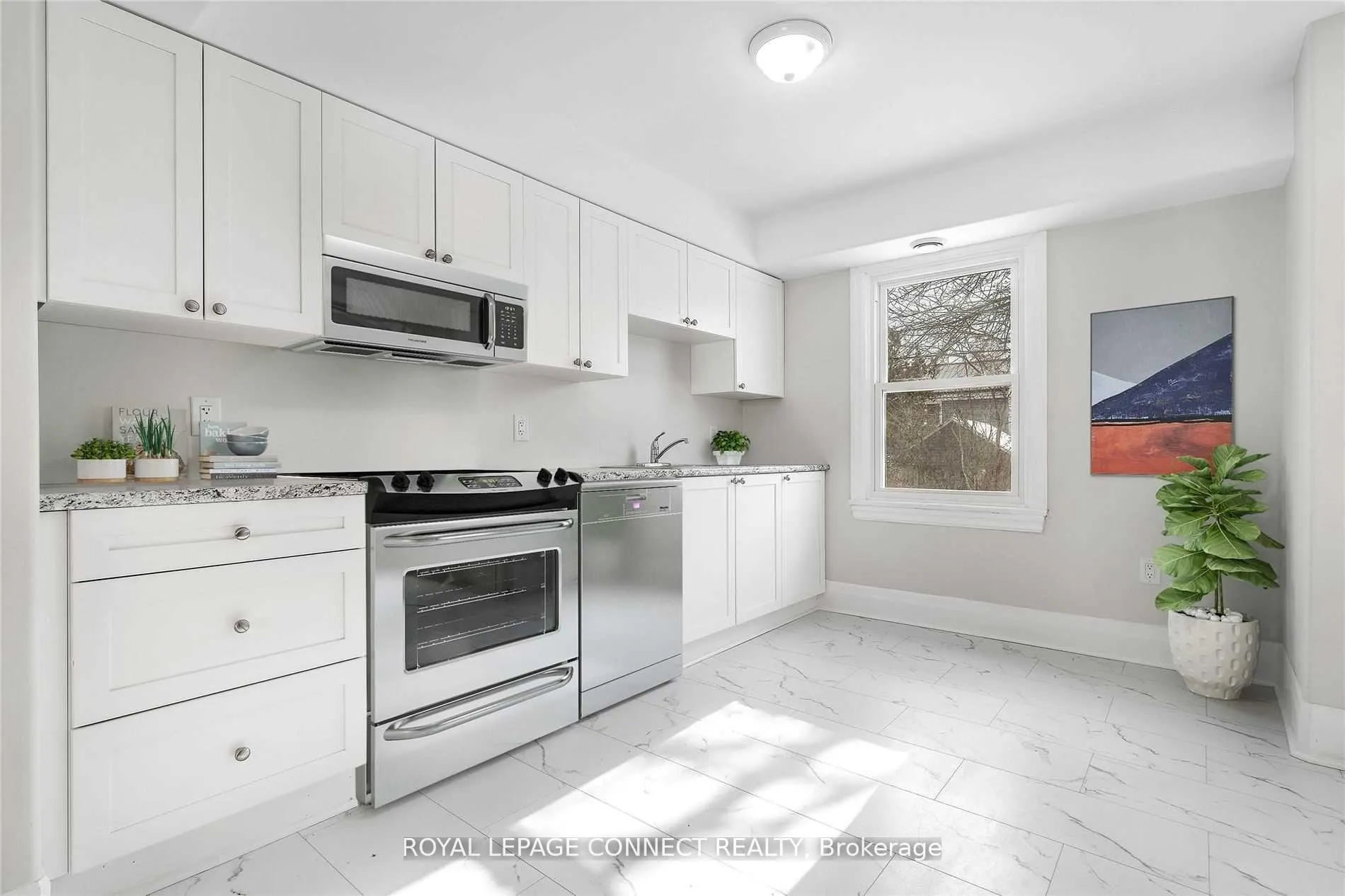 Photo 5 of 13 Diverbelt Drive, Prince Edward County, Picton Ward — HOMEH