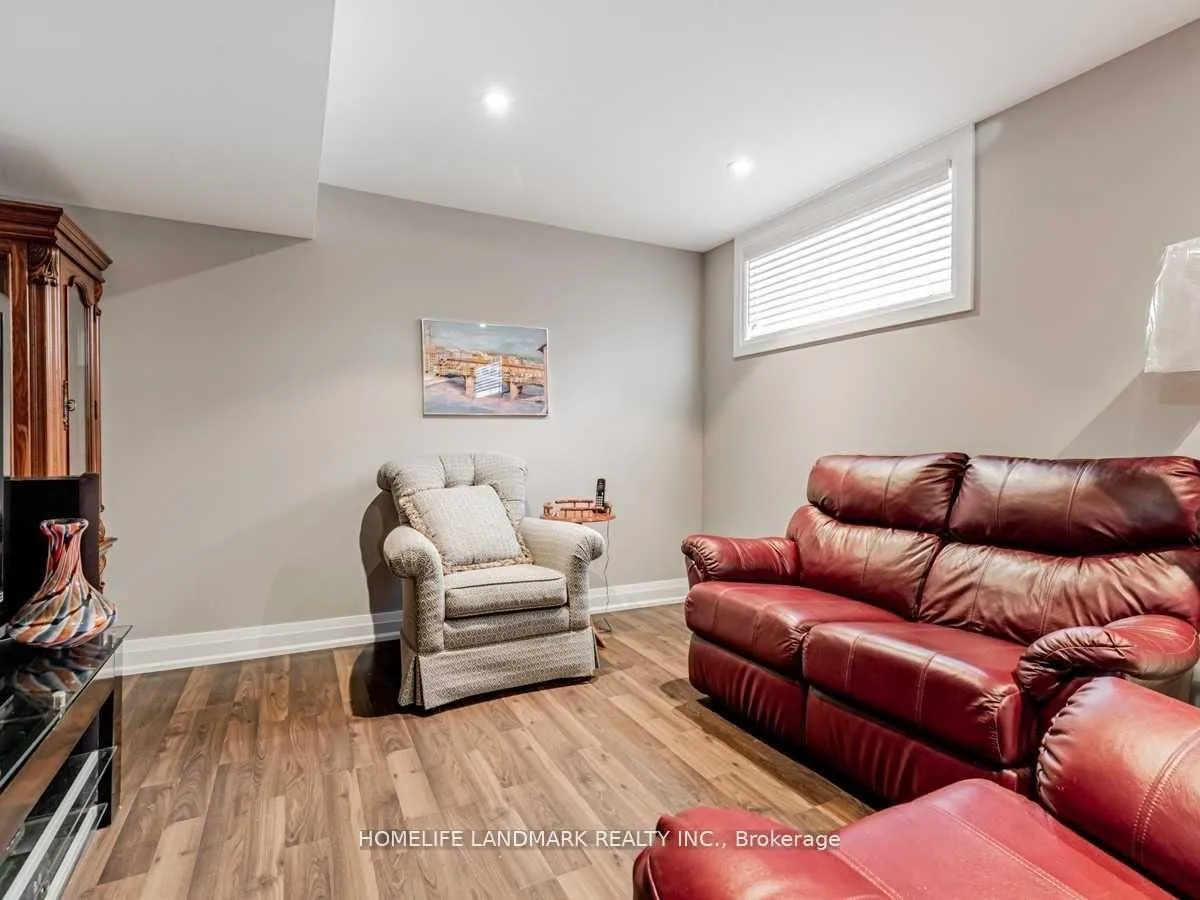 Photo 11 of 158b Glebemount Avenue, Toronto, Danforth Village-East York — HOMEH