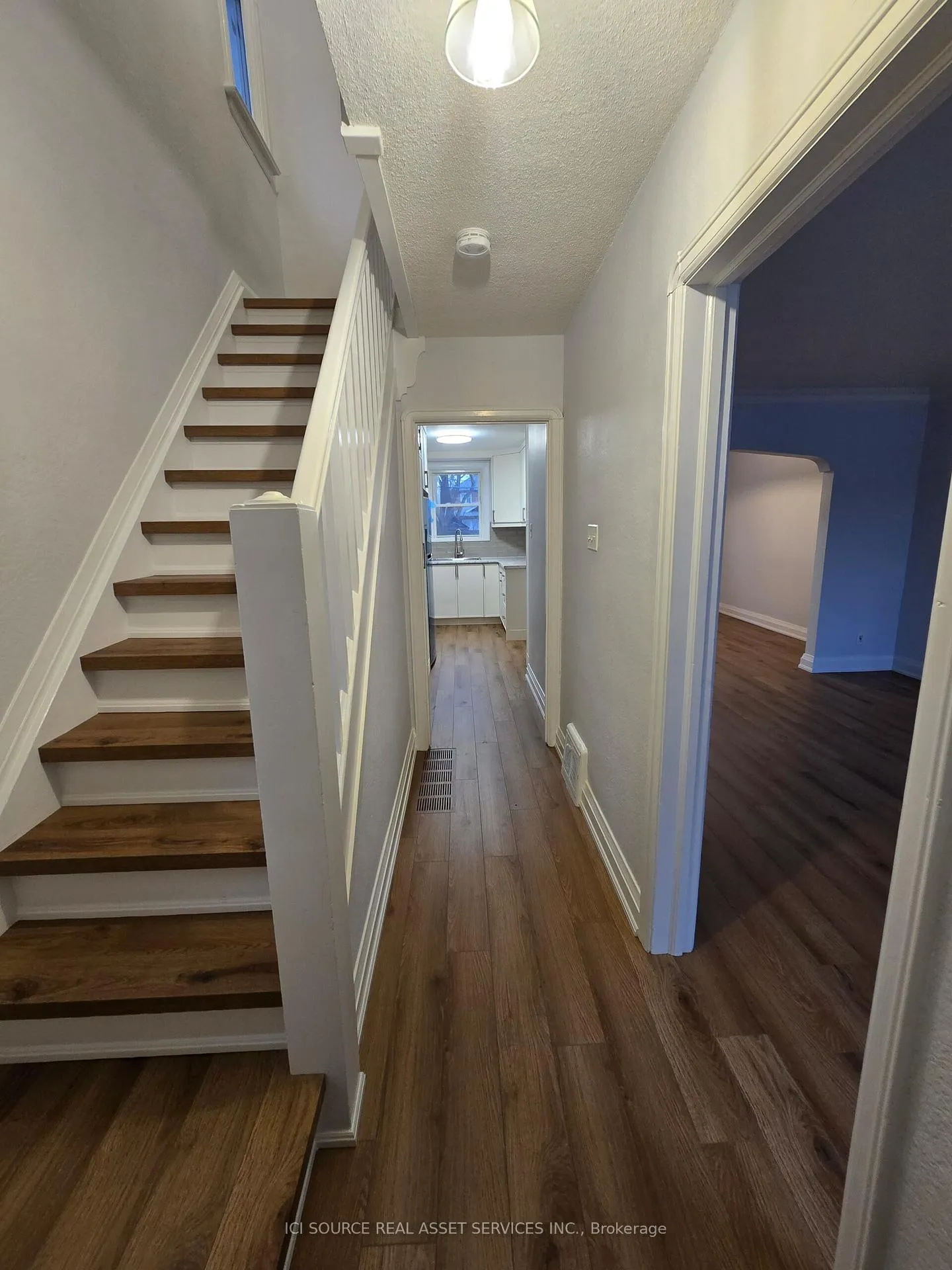 Photo 19 of 922 Eglinton Avenue E, Toronto, Leaside — HOMEH