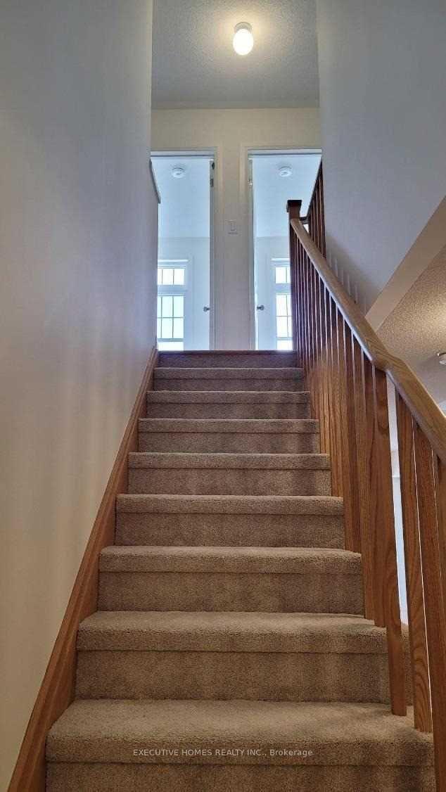 Photo 5 of 237 Lord Elgin Lane, Clarington, Bowmanville — HOMEH