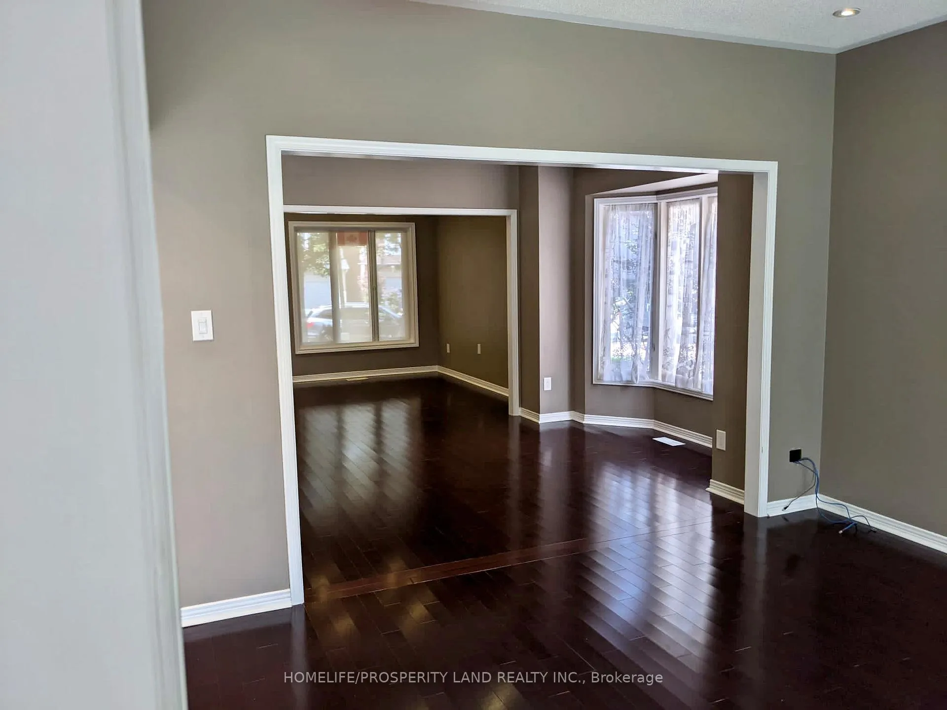 Photo 3 of 149 Canterfield Close, Markham, Markville — HOMEH