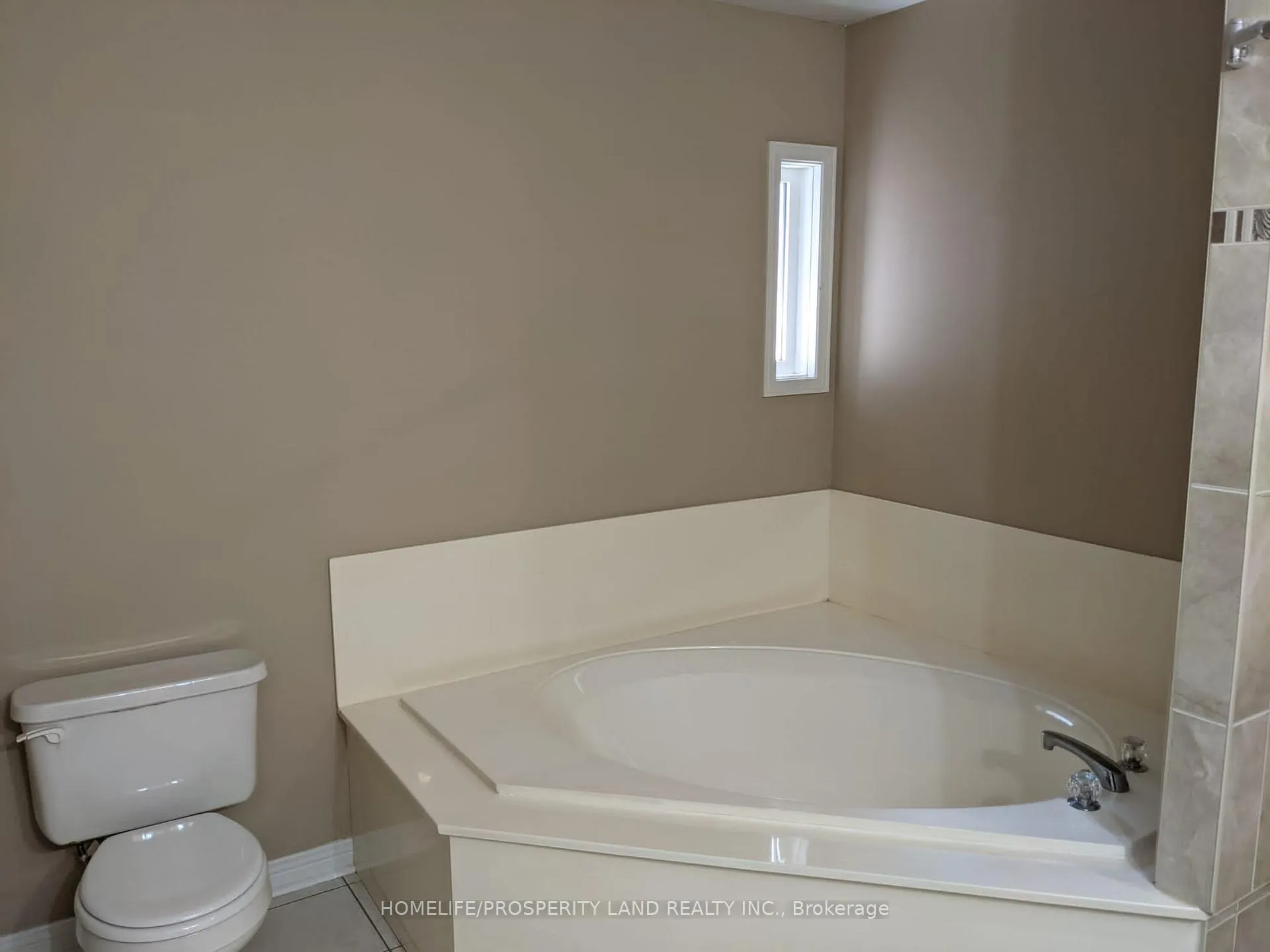 Photo 16 of 149 Canterfield Close, Markham, Markville — HOMEH