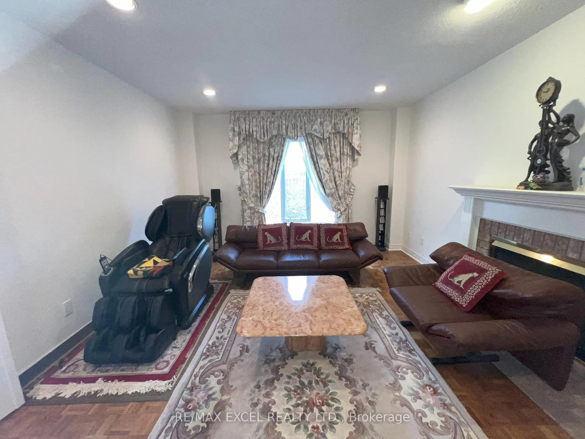 Photo 9 of 84 White Lotus Circle, Markham, Cachet — HOMEH