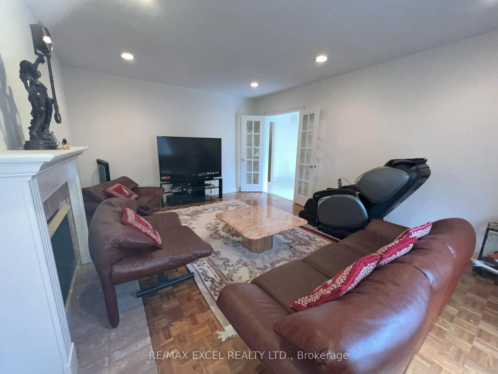 Photo 10 of 84 White Lotus Circle, Markham, Cachet — HOMEH