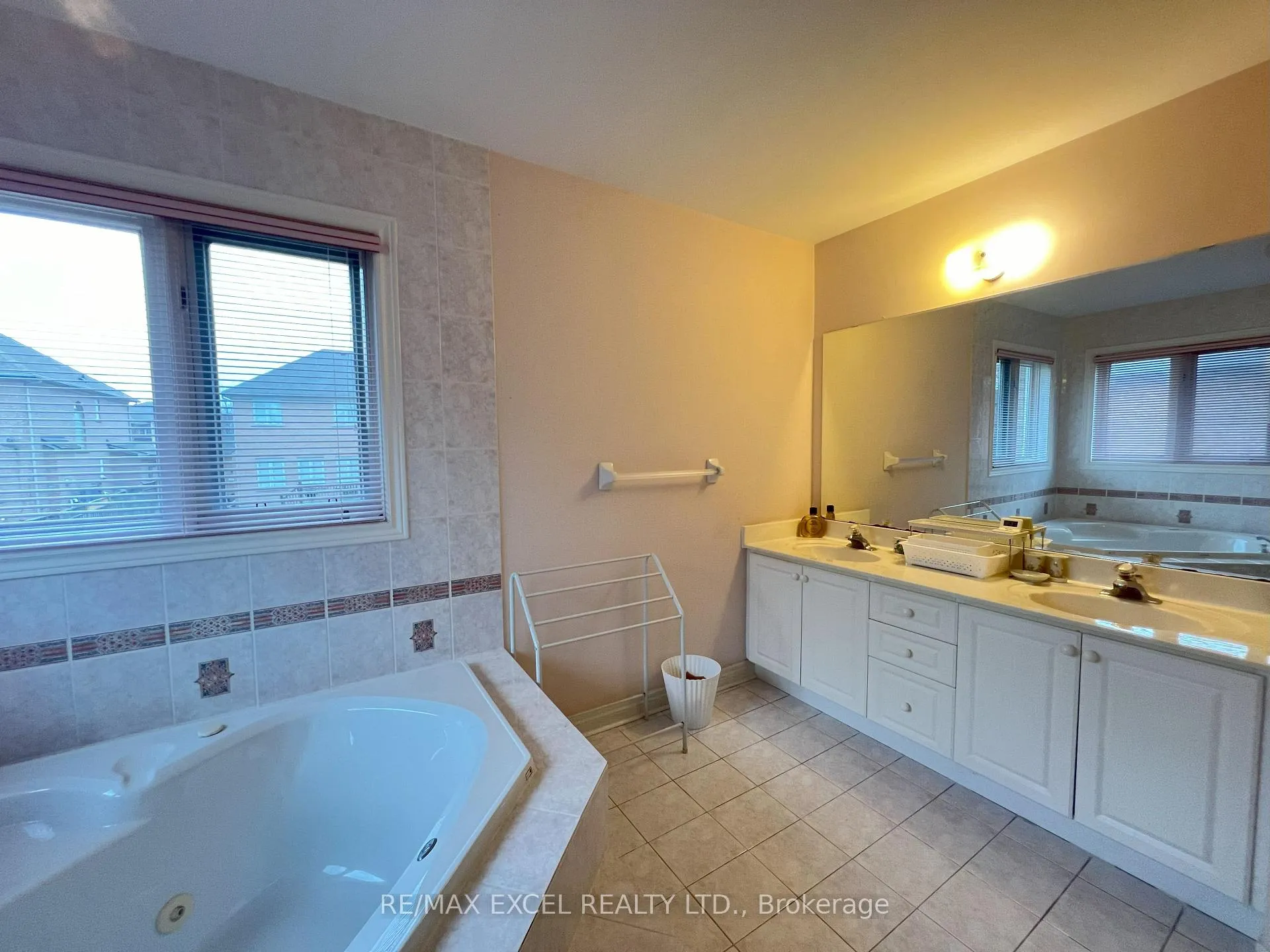 Photo 18 of 84 White Lotus Circle, Markham, Cachet — HOMEH