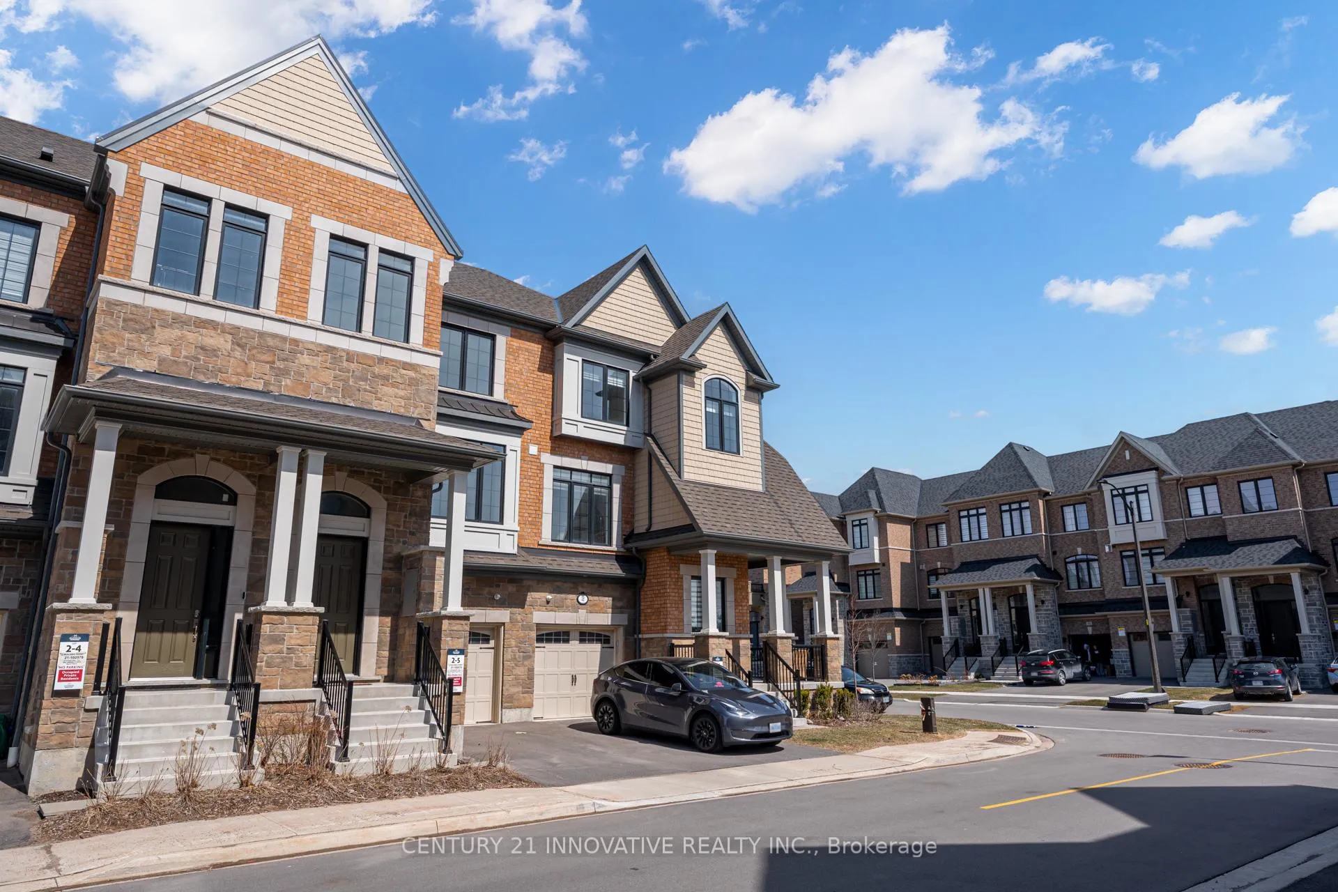 Photo 2 of 4 Icemaker Way, Whitby, Rural Whitby — HOMEH