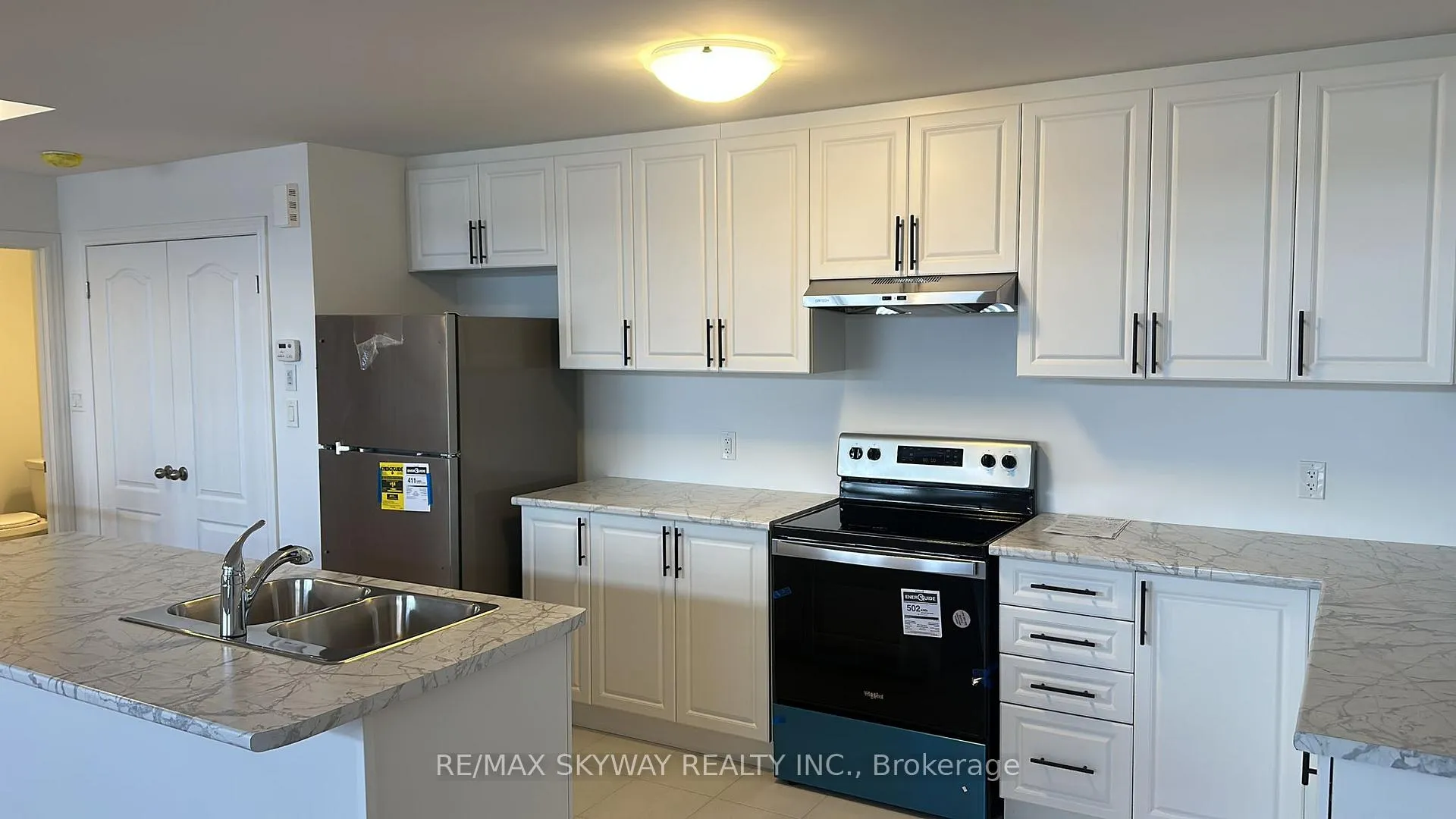 Photo 6 of 417 Dougall Avenue, Caledon, Rural Caledon — HOMEH