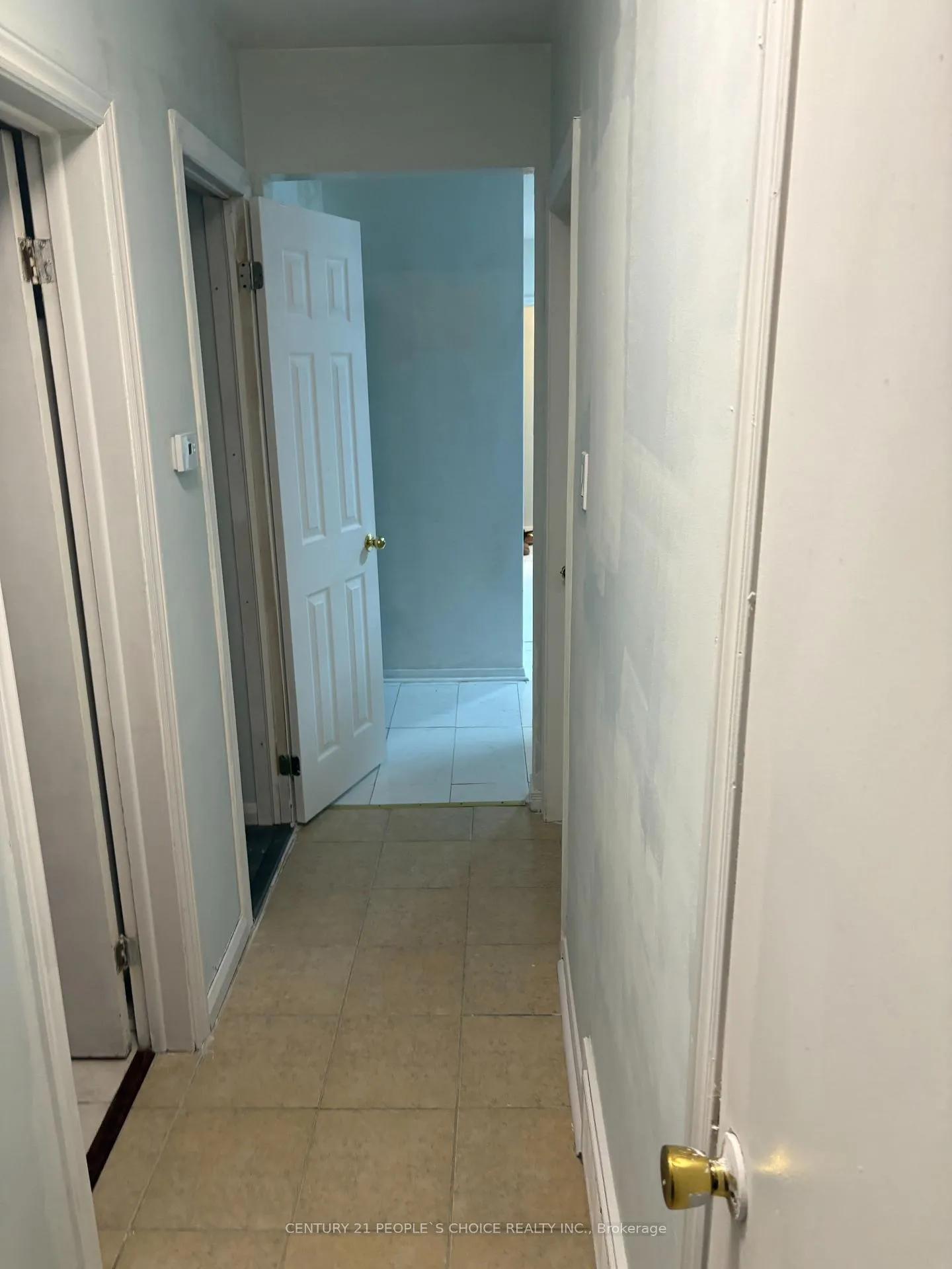 Photo 9 of 33 Ashwood Crescent, Brampton, Avondale — HOMEH