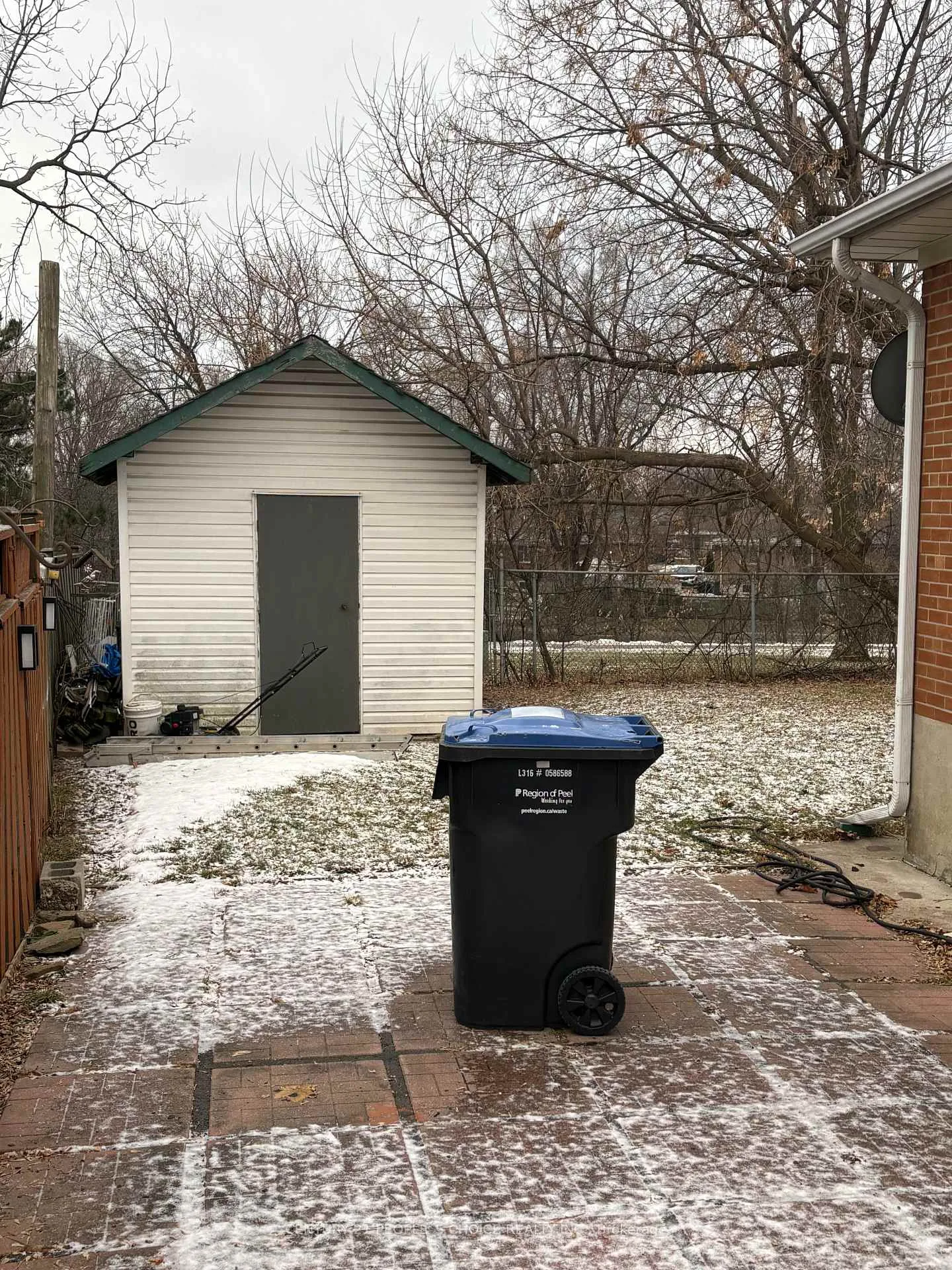 Photo 10 of 33 Ashwood Crescent, Brampton, Avondale — HOMEH