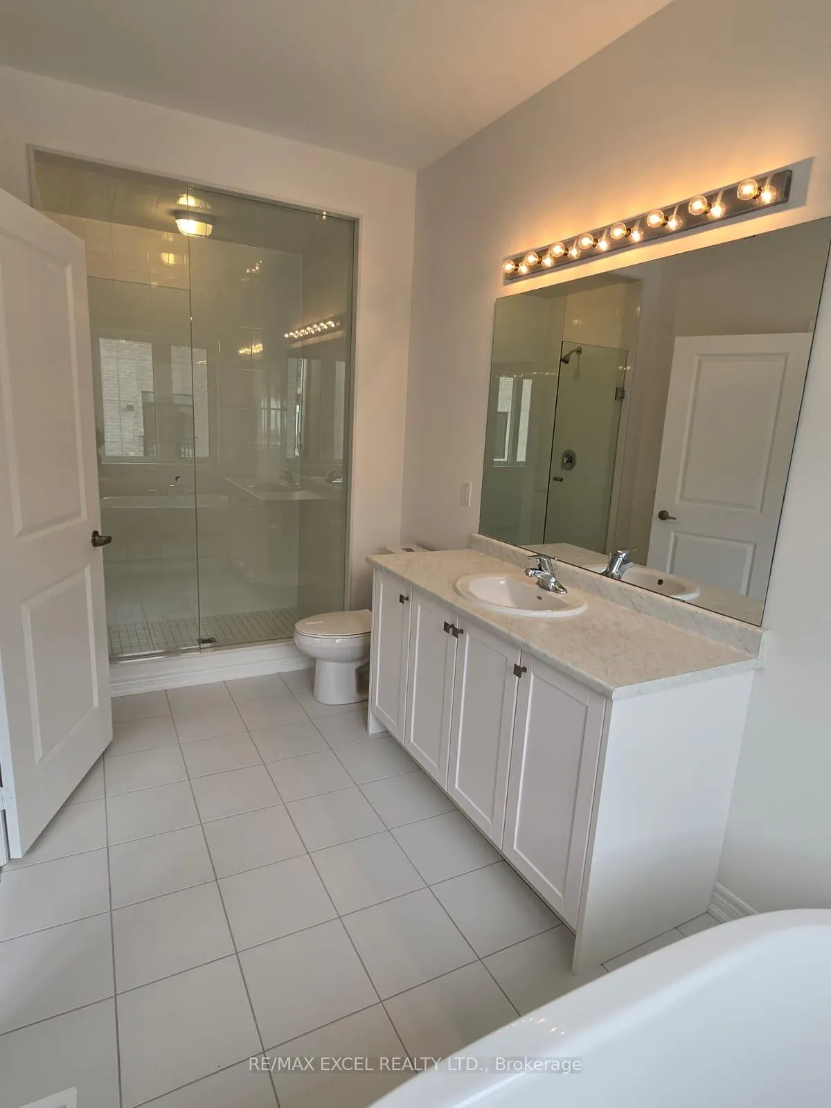 Photo 12 of 2906 Starlight Drive E, Pickering, Rural Pickering — HOMEH