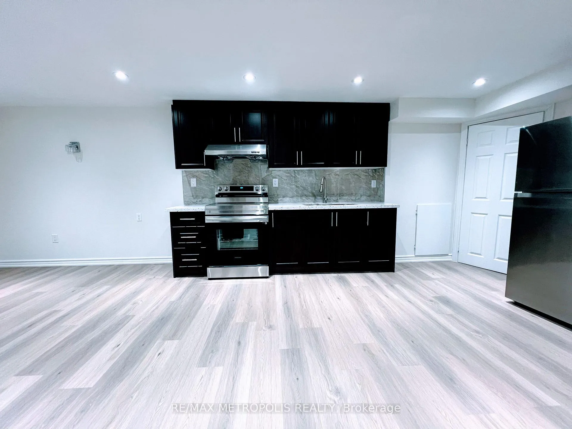 Photo 5 of Unit Bsmt, 38 Reed Drive, Ajax, Central — HOMEH