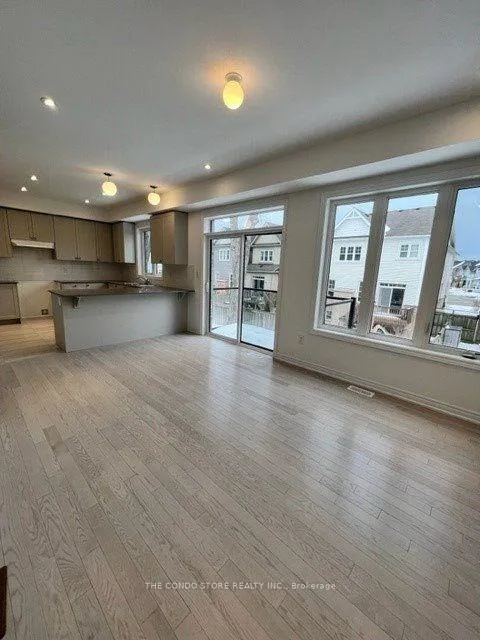 Photo 4 of 20 Steamboat Way, Whitby, Port Whitby — HOMEH