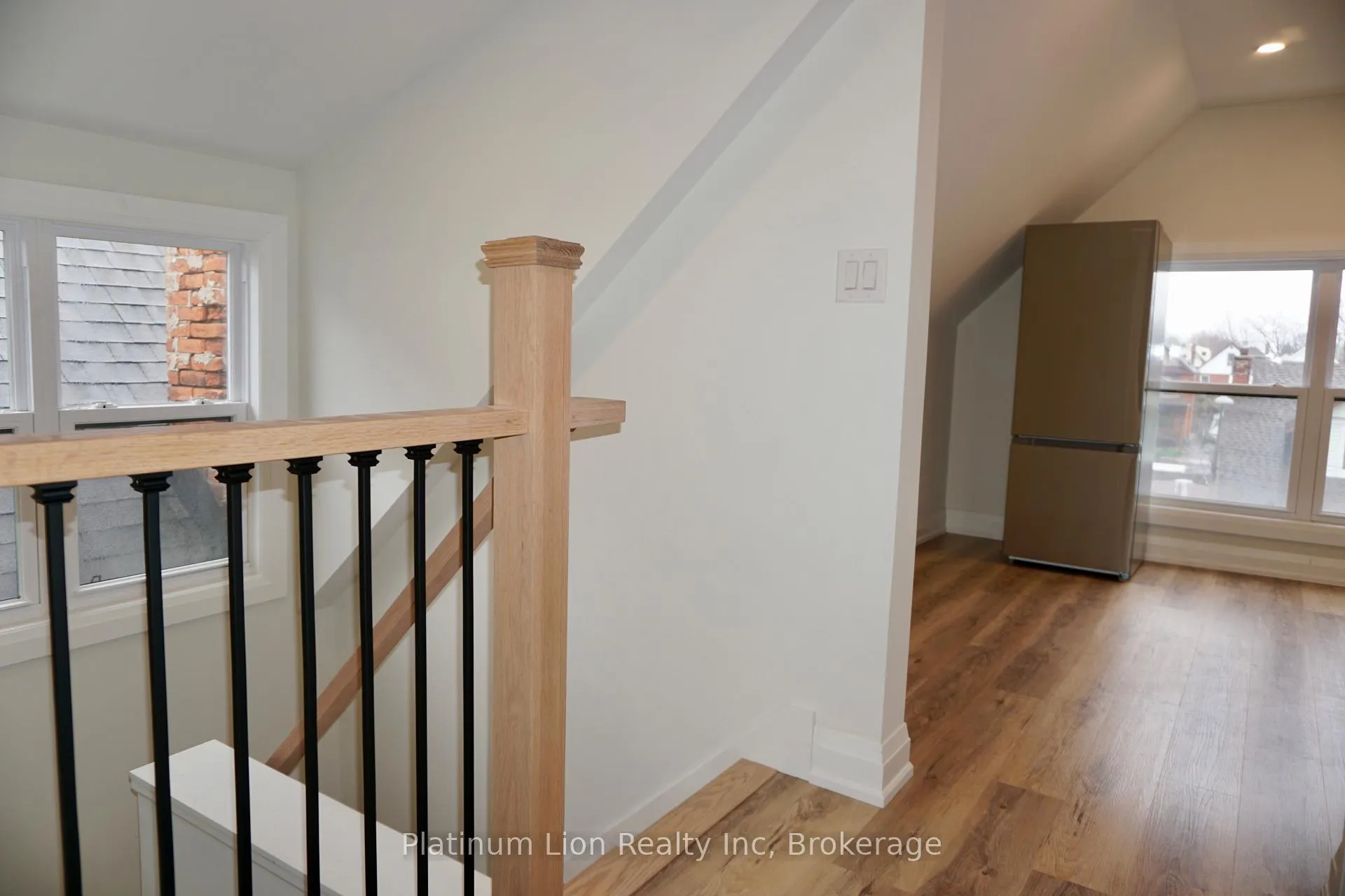 Photo 4 of Unit 3, 15 Greenaway Avenue, Hamilton, Gibson — HOMEH