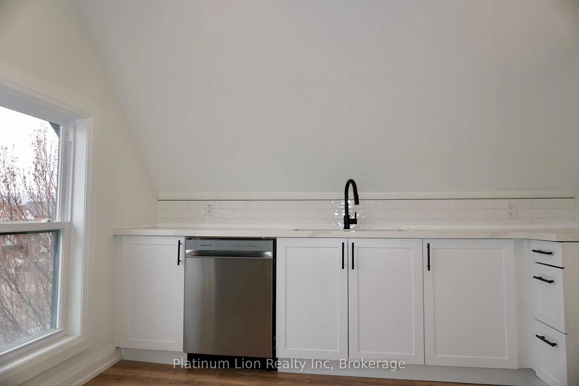 Photo 5 of Unit 3, 15 Greenaway Avenue, Hamilton, Gibson — HOMEH
