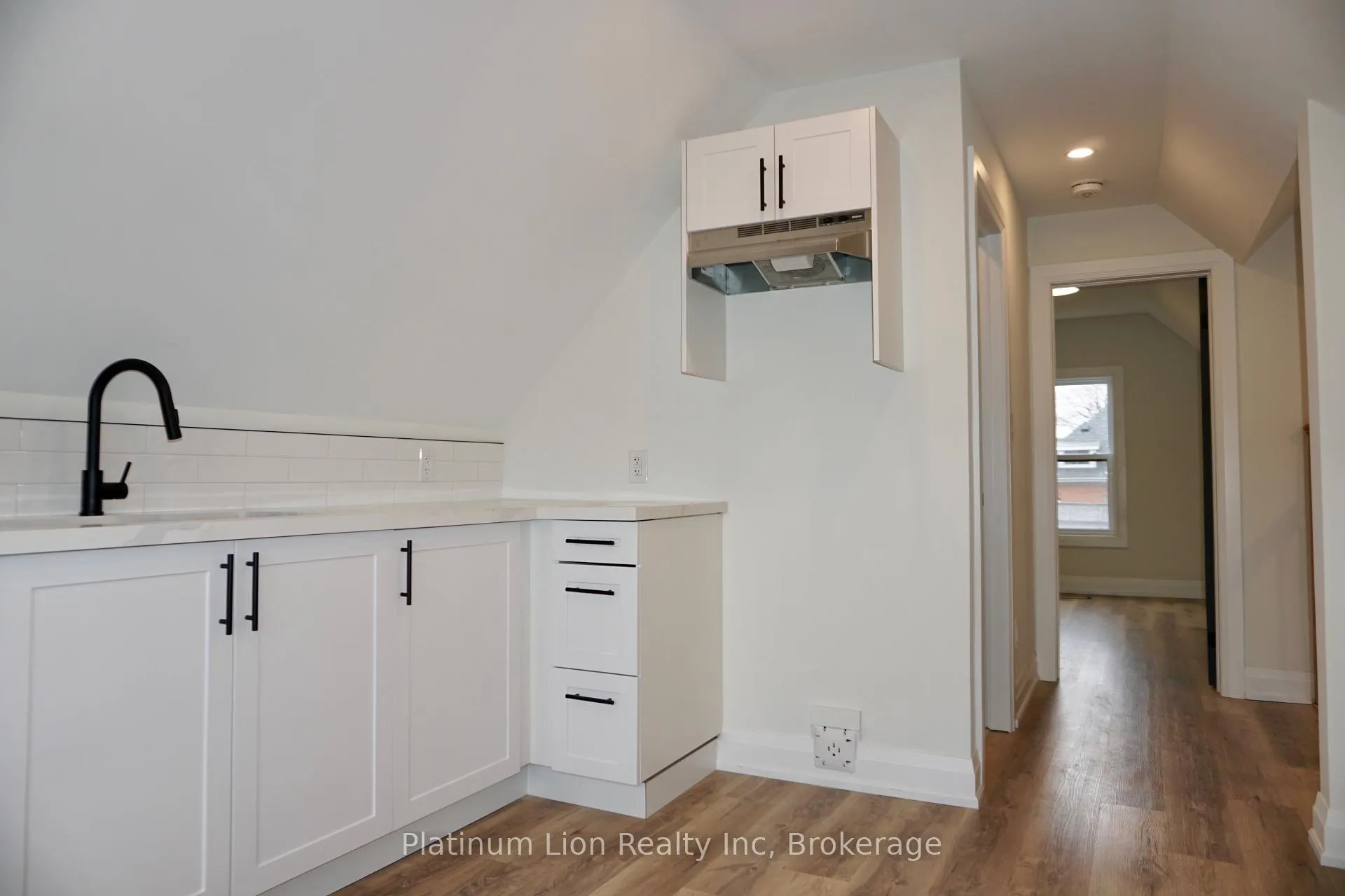 Photo 6 of Unit 3, 15 Greenaway Avenue, Hamilton, Gibson — HOMEH