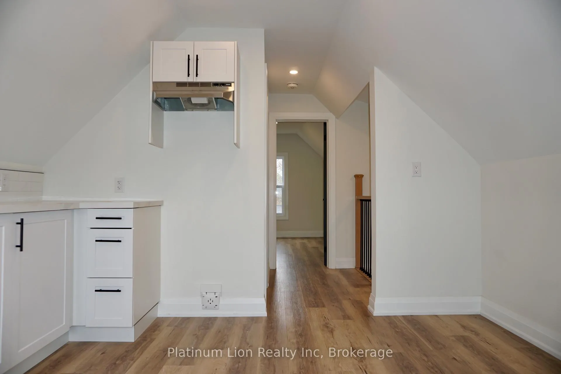 Photo 7 of Unit 3, 15 Greenaway Avenue, Hamilton, Gibson — HOMEH