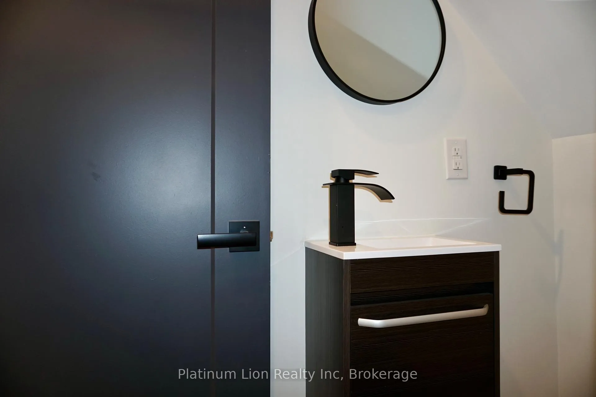 Photo 9 of Unit 3, 15 Greenaway Avenue, Hamilton, Gibson — HOMEH