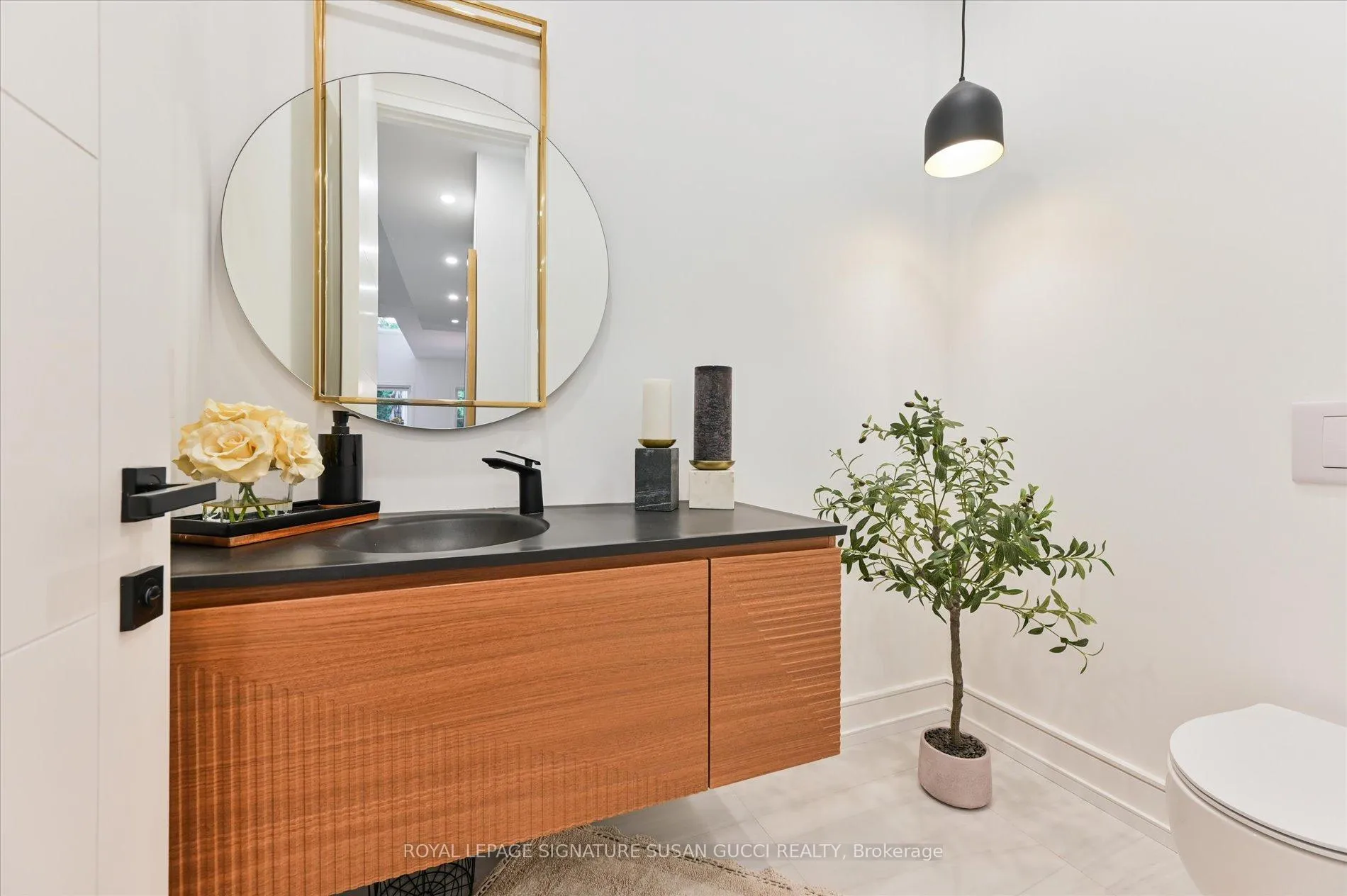 Photo 15 of 36 Glenshaw Crescent, Toronto, O'Connor-Parkview — HOMEH