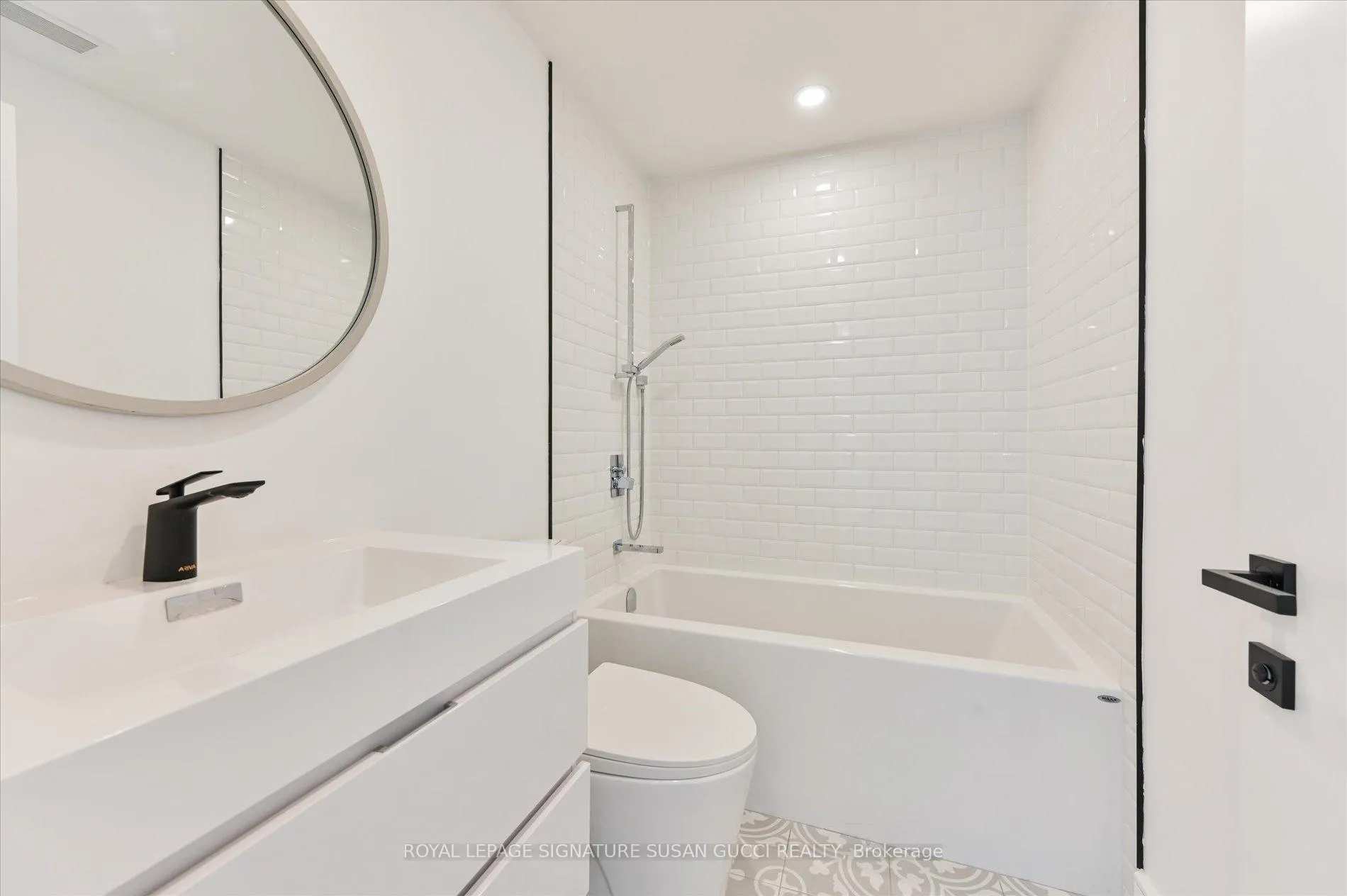 Photo 25 of 36 Glenshaw Crescent, Toronto, O'Connor-Parkview — HOMEH