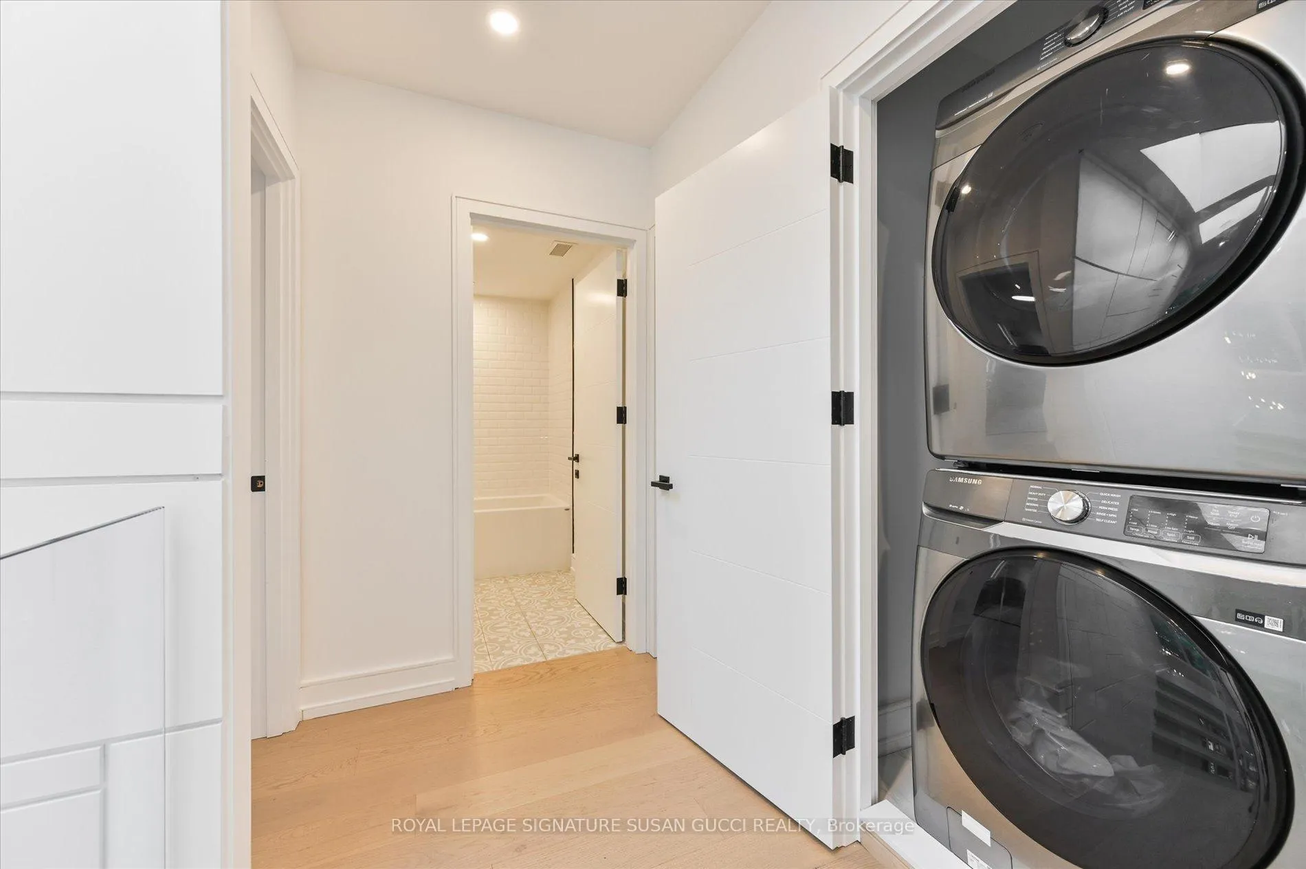 Photo 34 of 36 Glenshaw Crescent, Toronto, O'Connor-Parkview — HOMEH