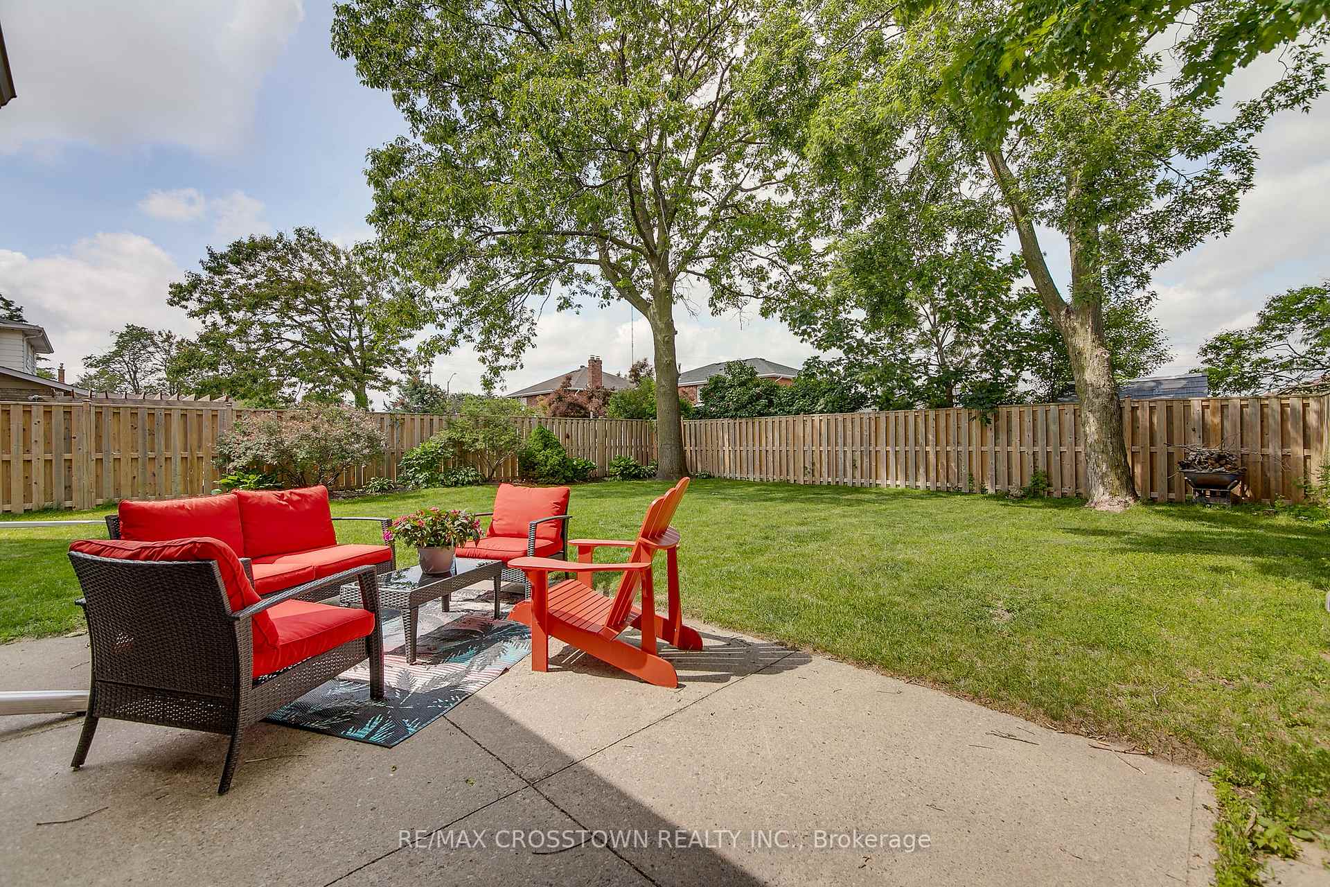 Photo 2 of 122 Marshall Street S, Barrie, Allandale Heights — HOMEH
