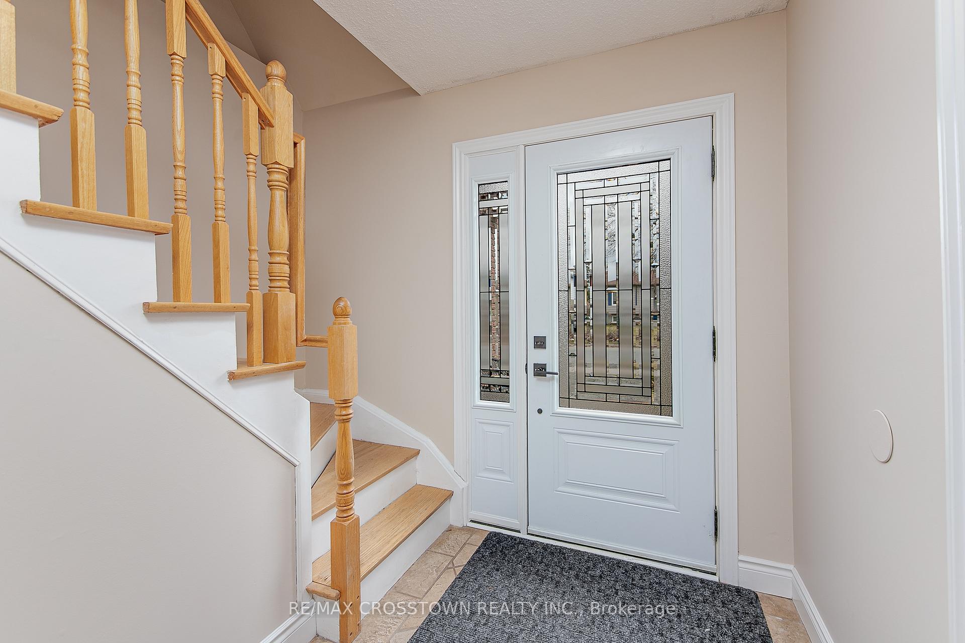 Photo 4 of 122 Marshall Street S, Barrie, Allandale Heights — HOMEH