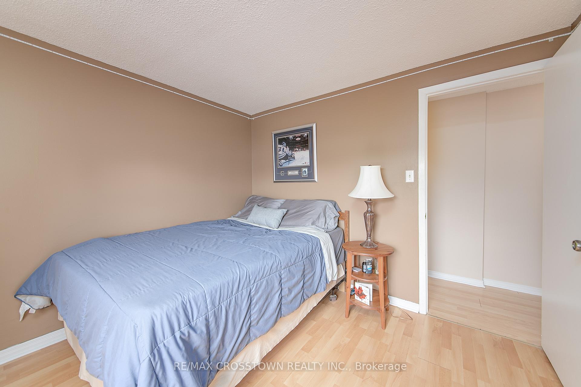 Photo 13 of 122 Marshall Street S, Barrie, Allandale Heights — HOMEH