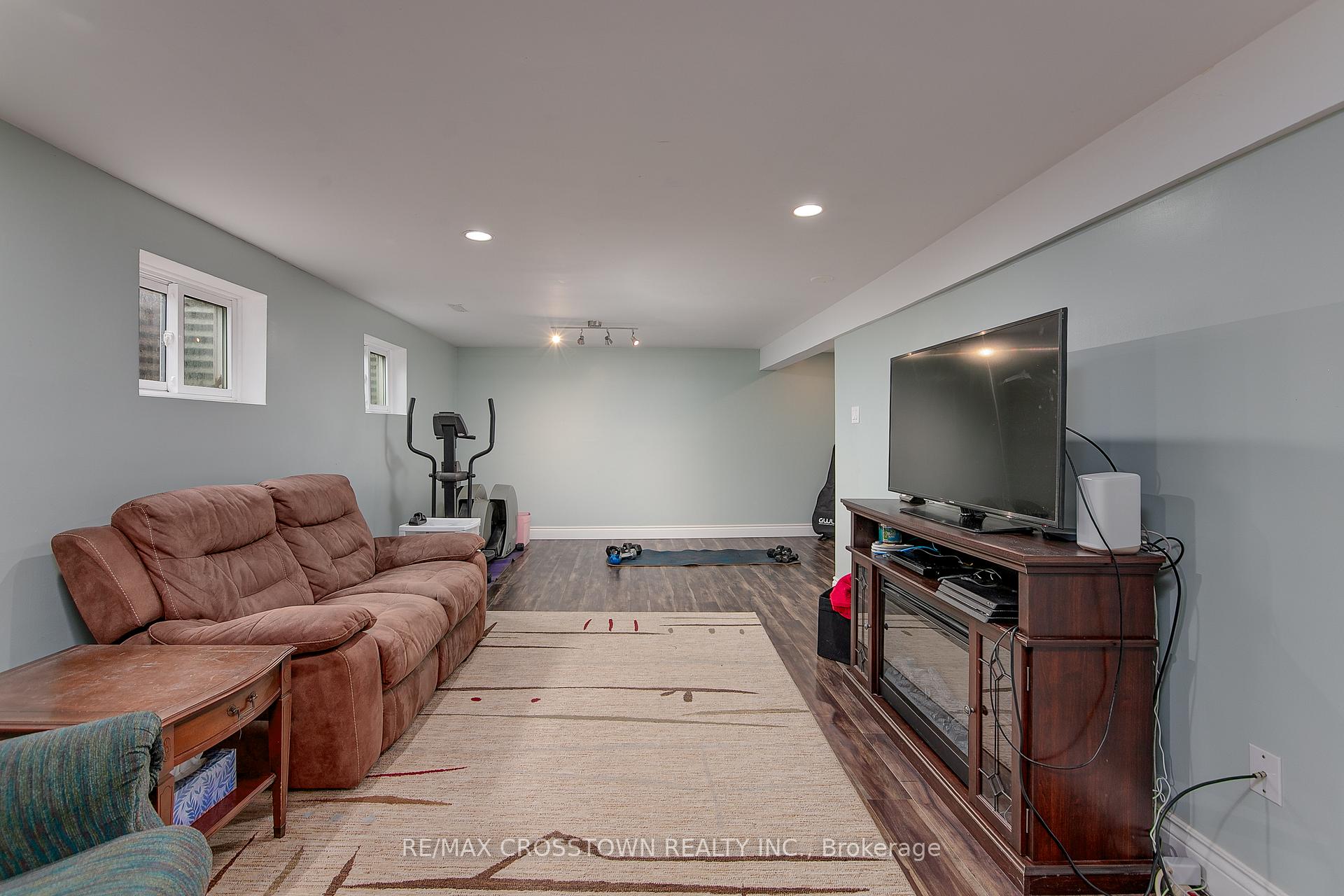 Photo 20 of 122 Marshall Street S, Barrie, Allandale Heights — HOMEH