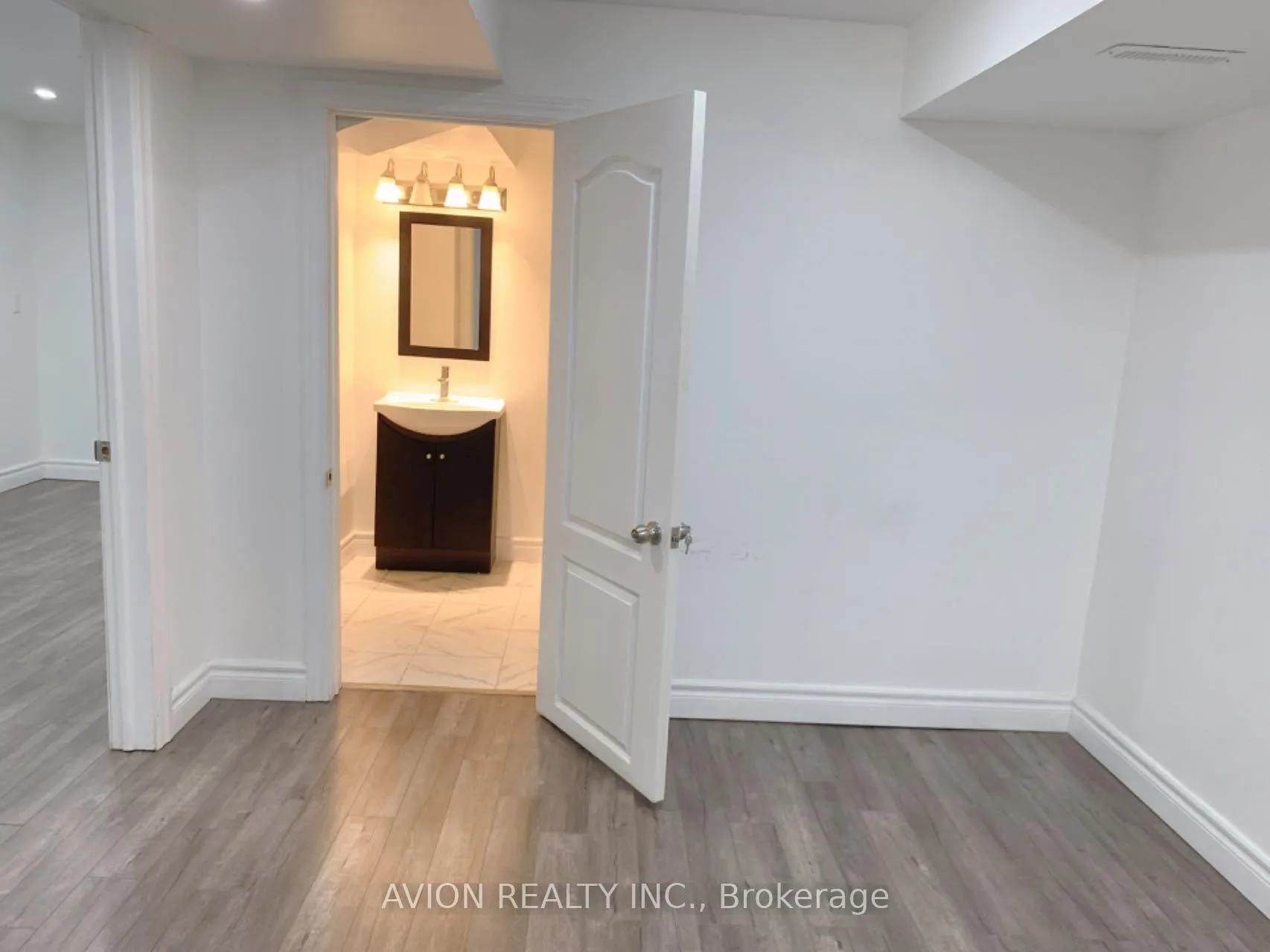 Photo 21 of 487 Bur Oak Avenue, Markham, Berczy — HOMEH
