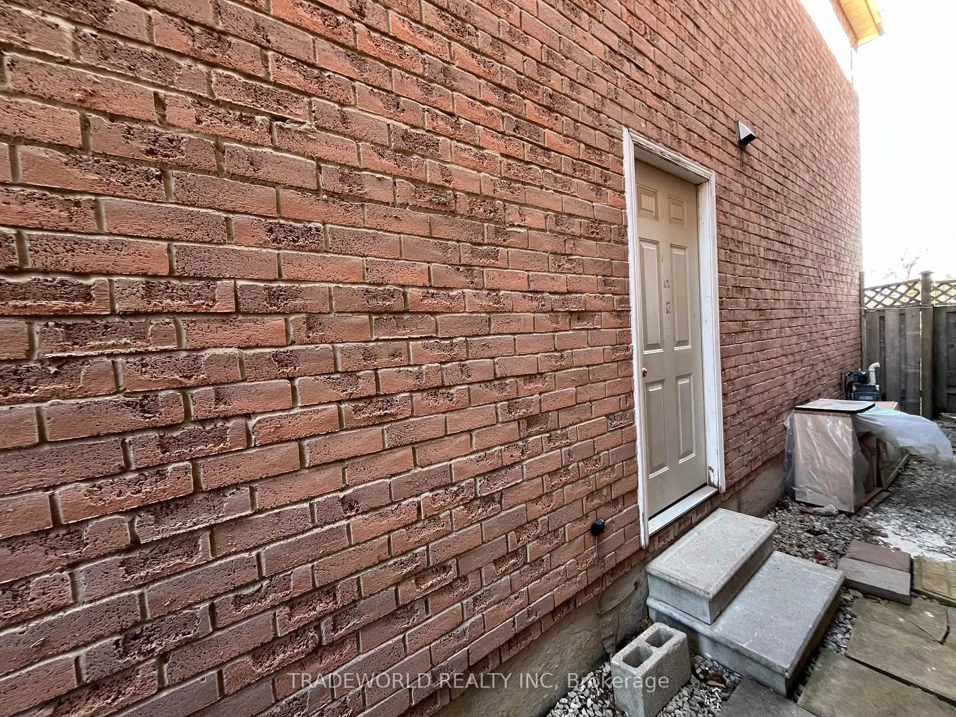 Photo 2 of 53 Norn Crescent, Markham, Middlefield — HOMEH