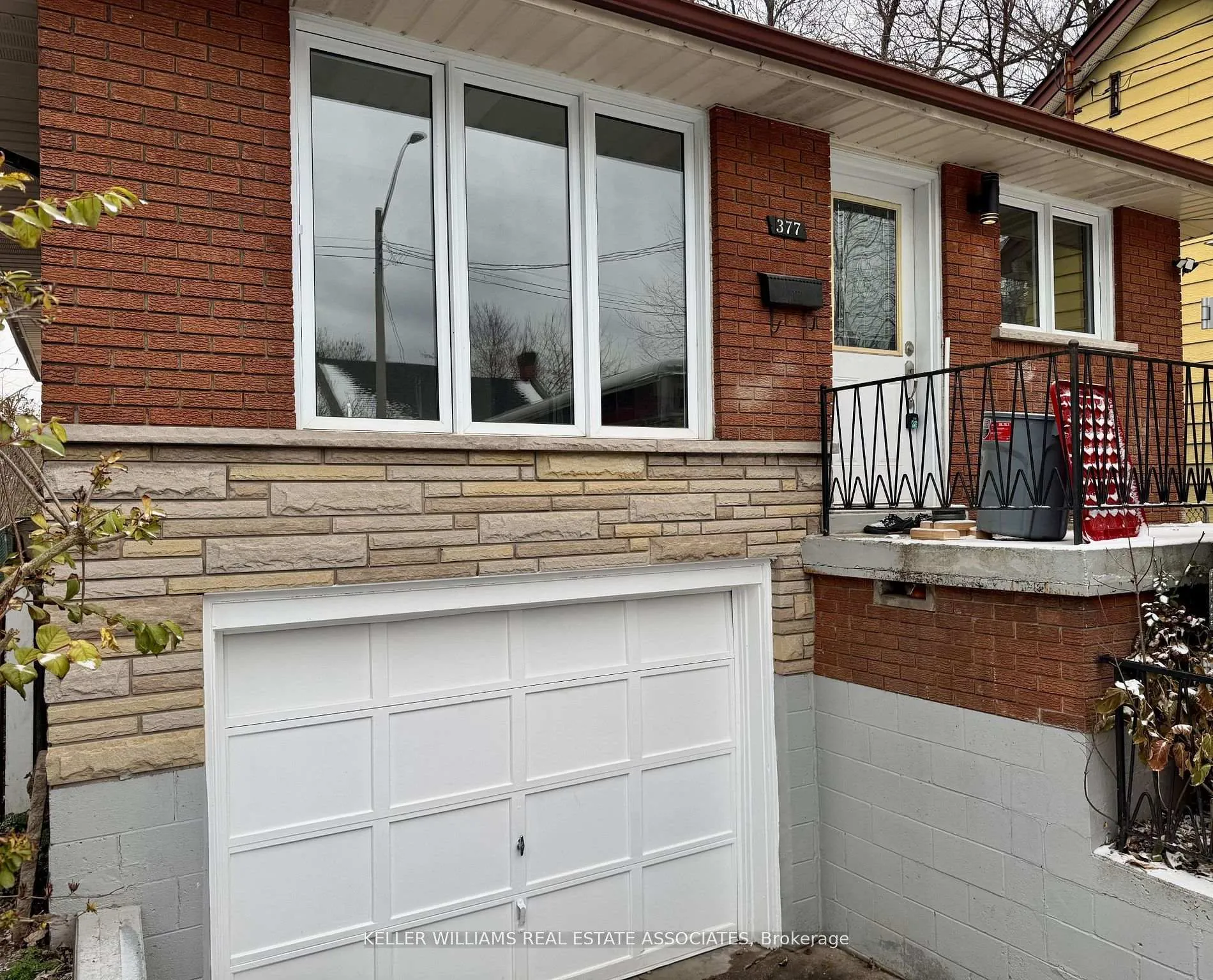 Front of Unit Upper, 377 Jackson Street W