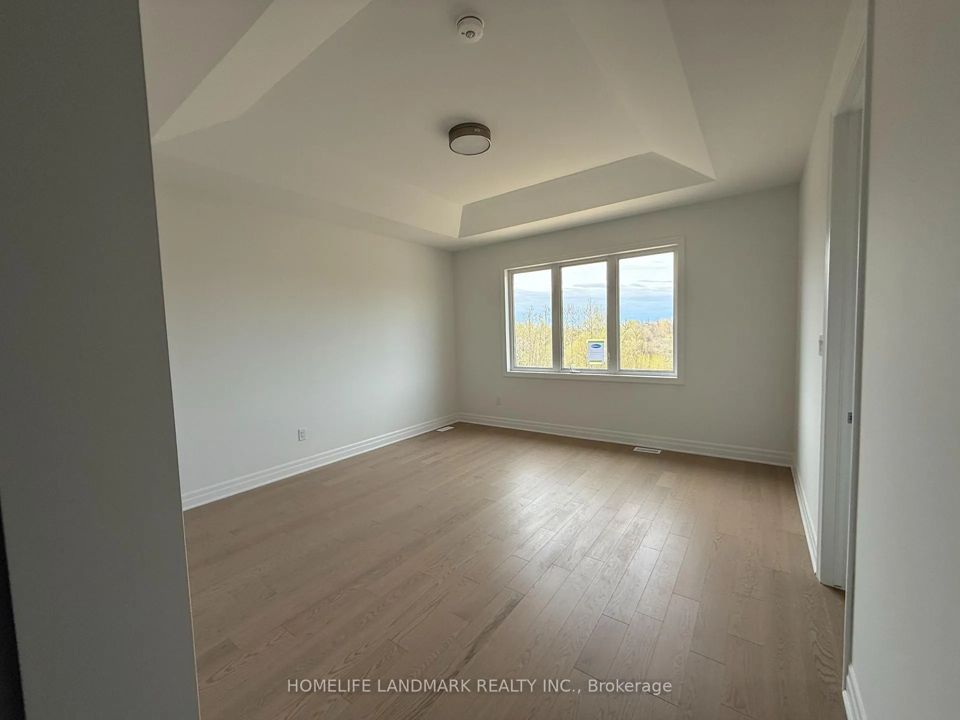 Photo 8 of 25 Spring Oak Crescent, Markham, Rural Markham — HOMEH