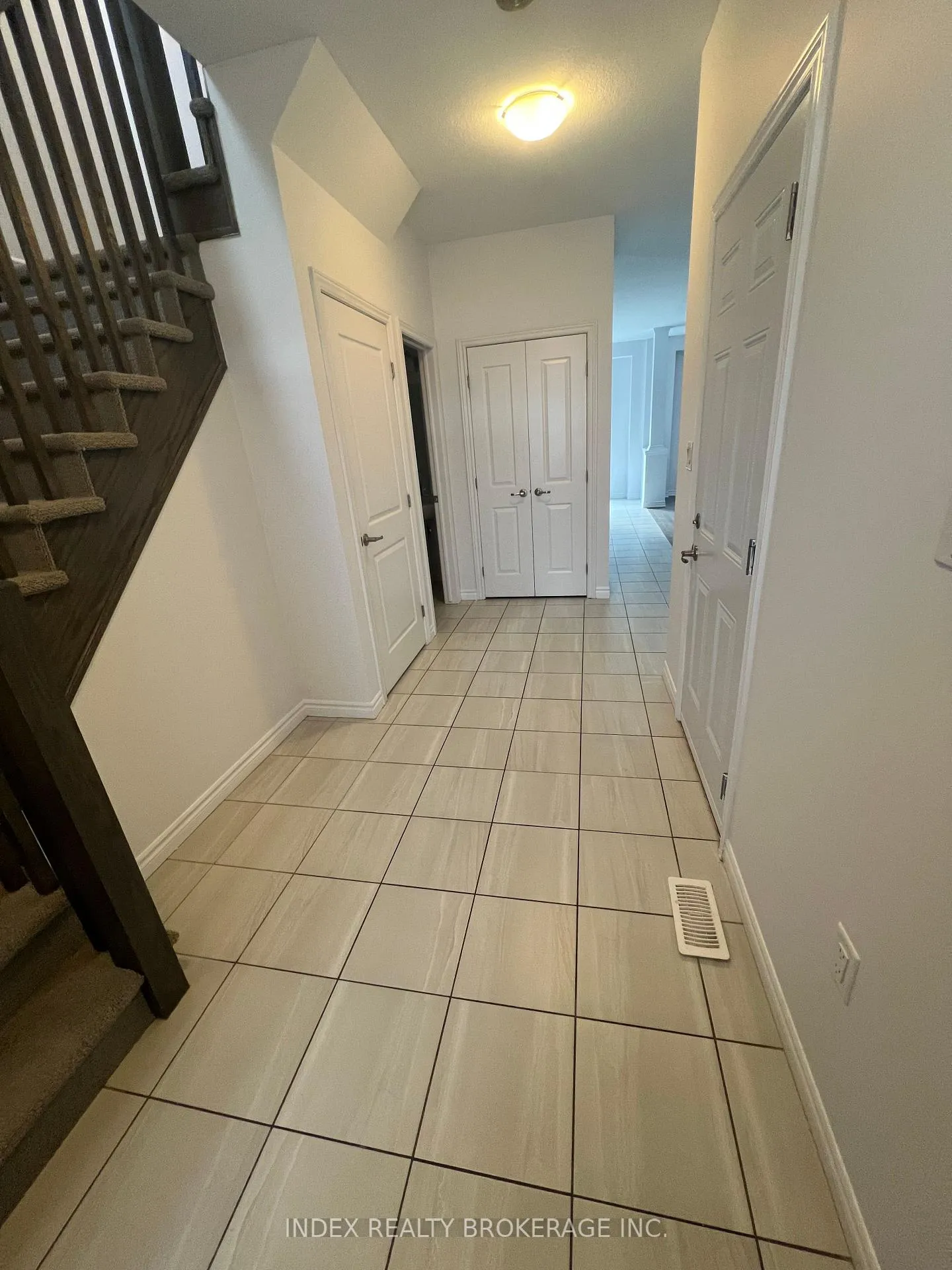 Photo 2 of 85 North Garden Boulevard, Scugog, Port Perry — HOMEH