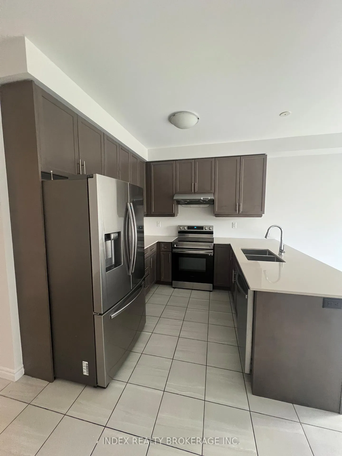 Photo 4 of 85 North Garden Boulevard, Scugog, Port Perry — HOMEH