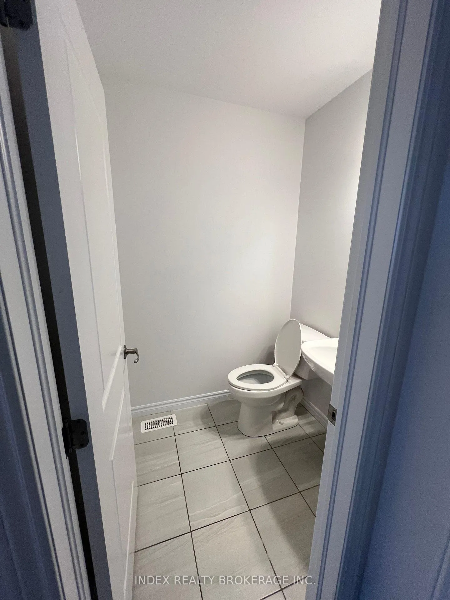 Photo 5 of 85 North Garden Boulevard, Scugog, Port Perry — HOMEH