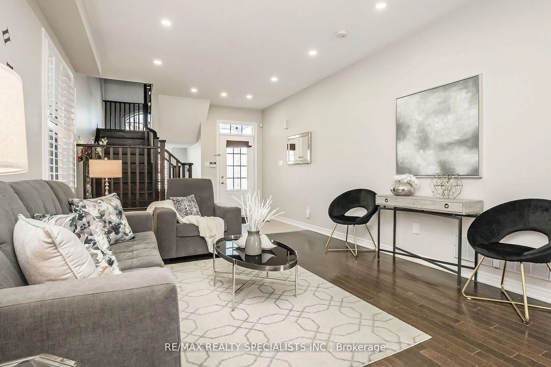 Photo 5 of 40 Begonia Crescent, Brampton, Northwest Brampton — HOMEH