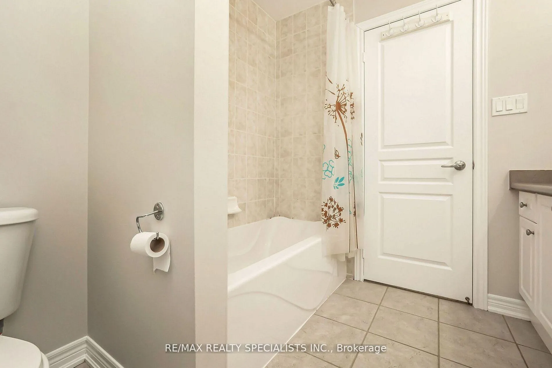 Photo 16 of 40 Begonia Crescent, Brampton, Northwest Brampton — HOMEH