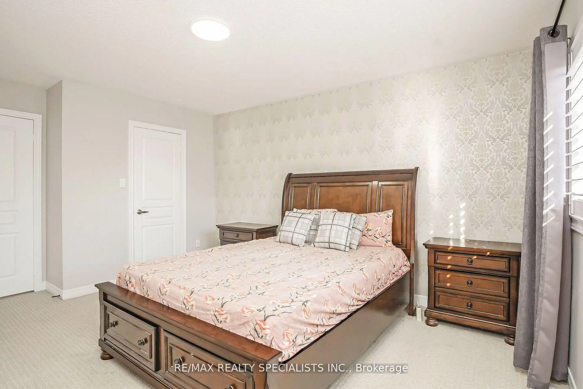 Photo 18 of 40 Begonia Crescent, Brampton, Northwest Brampton — HOMEH