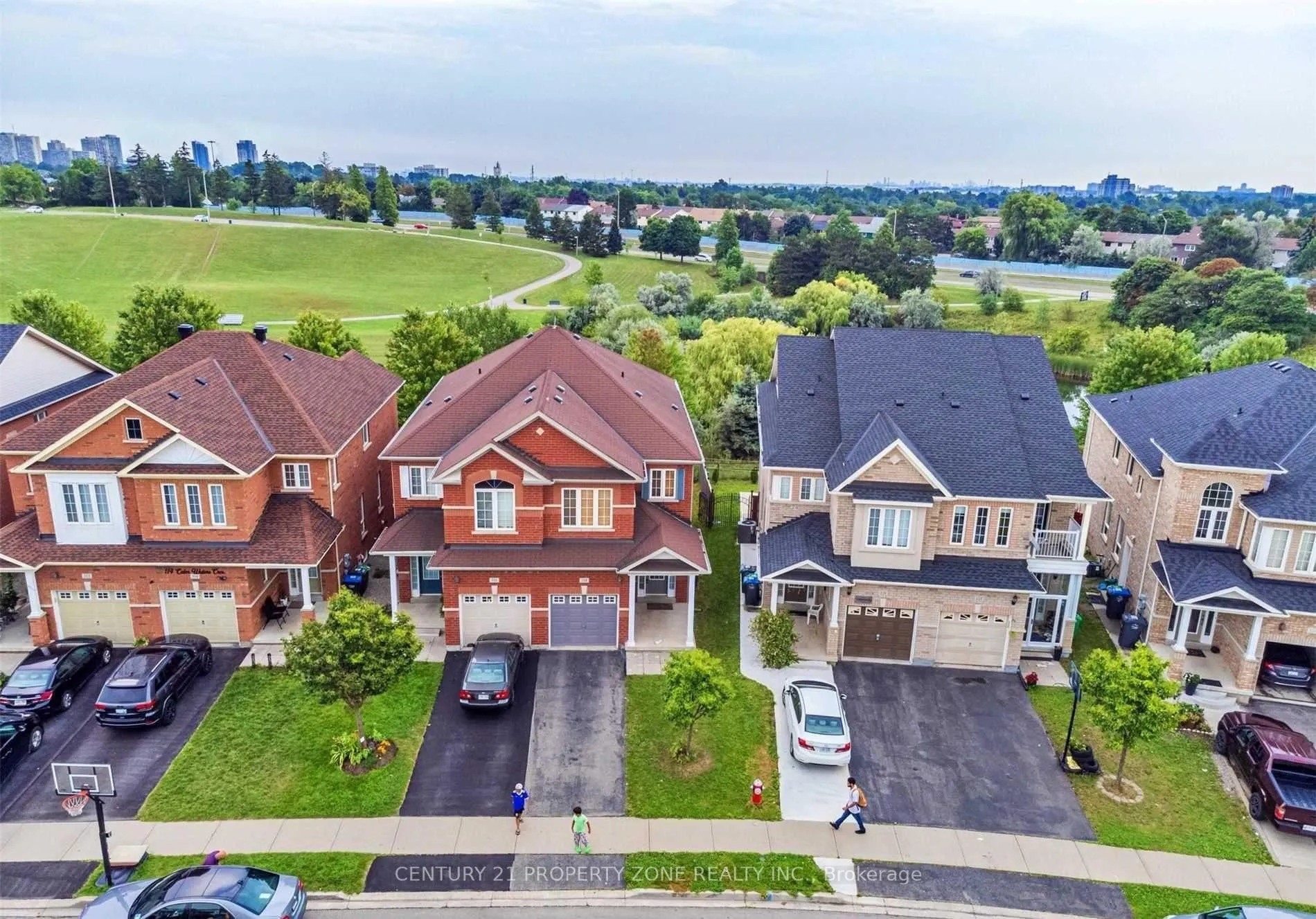 Photo 2 of 118 Calm Waters Crescent, Brampton, Madoc — HOMEH